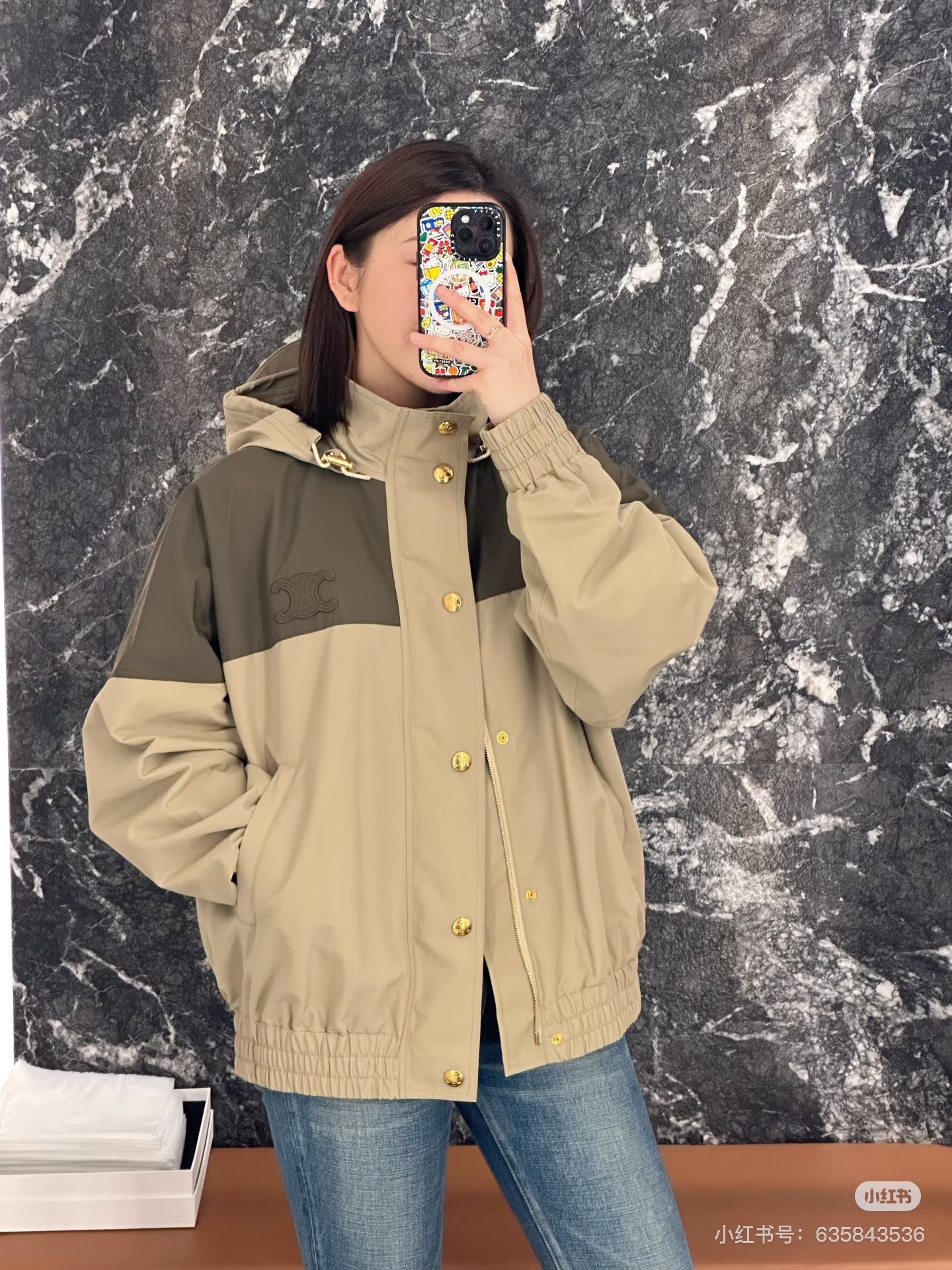 NO:454617,Model number G25072572 Celin* is available for new autumn and winter!  Customized original letter logo hardware accessories, contrasting color splicing fashionable casual and versatile jacket with hooded jacket!  (M size bust 130, rotator sleeve length 73, 64 clothes length) hair, celine, jackets & coats, jackets & coats, hats, alexander wang19860909款号G25072572 Celin*秋冬上新！定制原版字母logo五金配件、撞色拼接时尚休闲百搭夹克外套连帽冲锋衣！（M码胸围130,连肩袖长73,衣长64）发,,celine,jackets & coats,jackets & coats,hats,alexander wang,Women's clothing