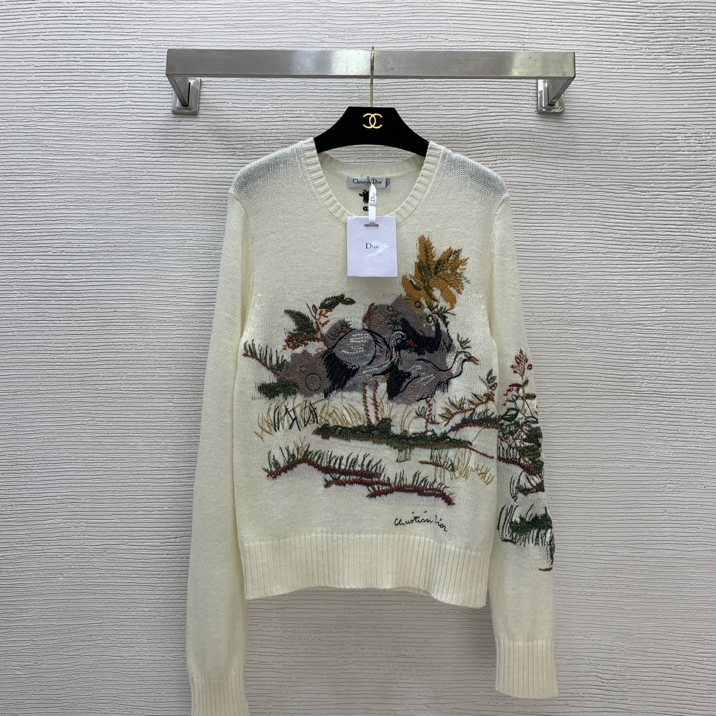 NO:457354,Model number G25072972 Dio* newest high-end custom cashmere fabric is soft and skin-friendly!  The grass cranes have exquisite pattern embroidery slim fit and slim round neck pullover long-sleeved sweater sweater!  Apricot color, 36.38.40 (F38 size shoulder width 41, bust 88, sleeve length 65, clothing length 57, dior, sweaters, alexander wang19860909款号G25072972 Dio*新款 高端定制山羊绒面料软糯亲肤！草丛仙鹤精致图案刺绣工艺修身显瘦圆领套头长袖针织衫毛衣！杏色,36.38.40（F38码肩宽41,胸围88,袖长65,衣长57,,dior,sweaters,alexander wang,Women's clothing