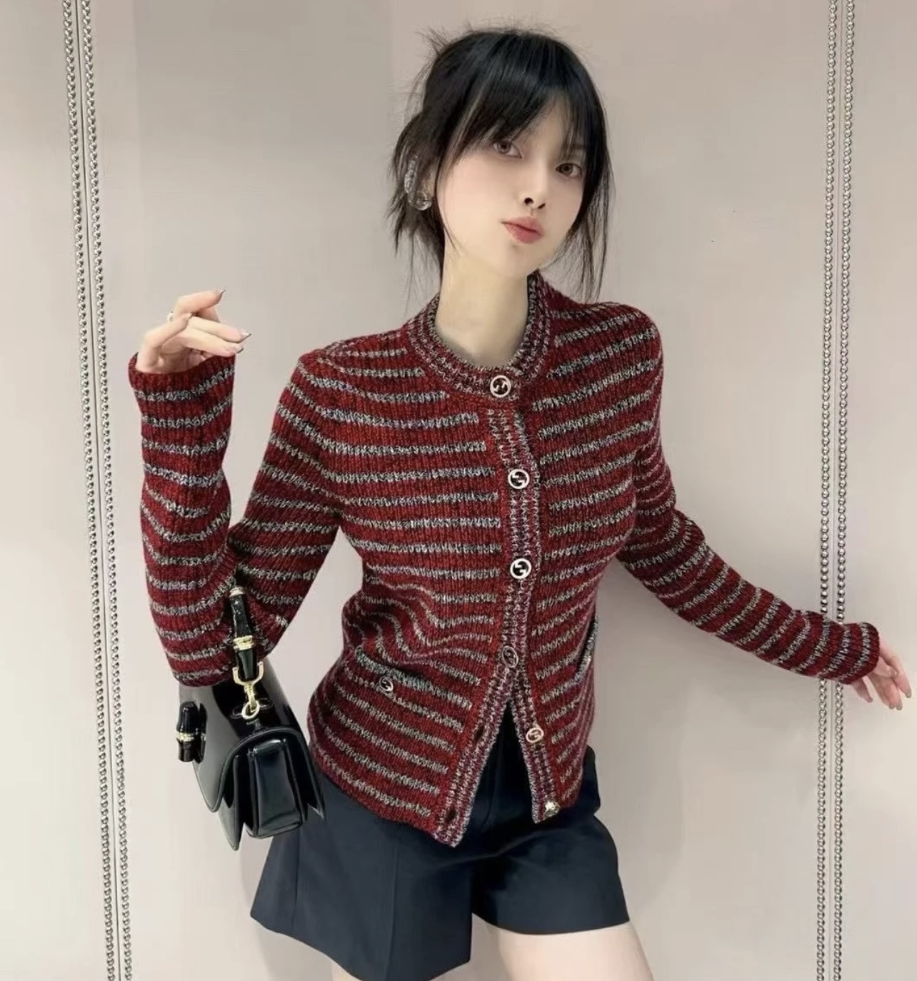 NO:456575,Model number G25072758 GUCC* new high-end custom cashmere wool blend yarn contrasting stripes slim fit buckle round neck long sleeve sweater top!  (M size shoulder width 36, bust 90, sleeve length 64, clothing length 56) hair, gucci, alexander wang19860909款号G25072758 GUCC*新款高端定制羊绒羊毛混纺纱线撞色条纹修身显瘦系扣圆领长袖针织衫上衣！（M码肩宽36,胸围90,袖长64,衣长56）发,,gucci,alexander wang,Women's clothing