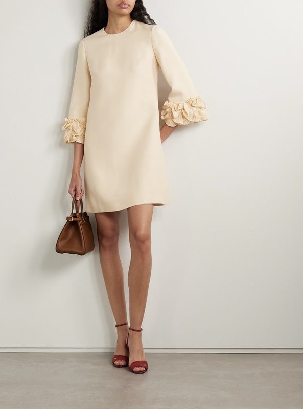 NO:457371,Model number G25072947 VALENTIN*O Warren Home New High-end Customization Fashionable and Simple Temperature Flower Sleeve Decoration Waist-closing and Slimming Mid-sleeved Dress!  Apricot, red, black, (M size shoulder width 36, bust 90, sleeve length 40, skirt length 89, valentino, valentino, skirt, skirt length 89, valentino, skirt, alexander wang19860909款号G25072947 VALENTIN*O华伦家新款高端定制 时尚简约气质花朵袖子装饰收腰显瘦中袖连衣裙！杏色,红色,黑色, （M码肩宽36,胸围90,袖长40,裙长89,,valentino,valentino,skirts,alexander wang,Women's clothing