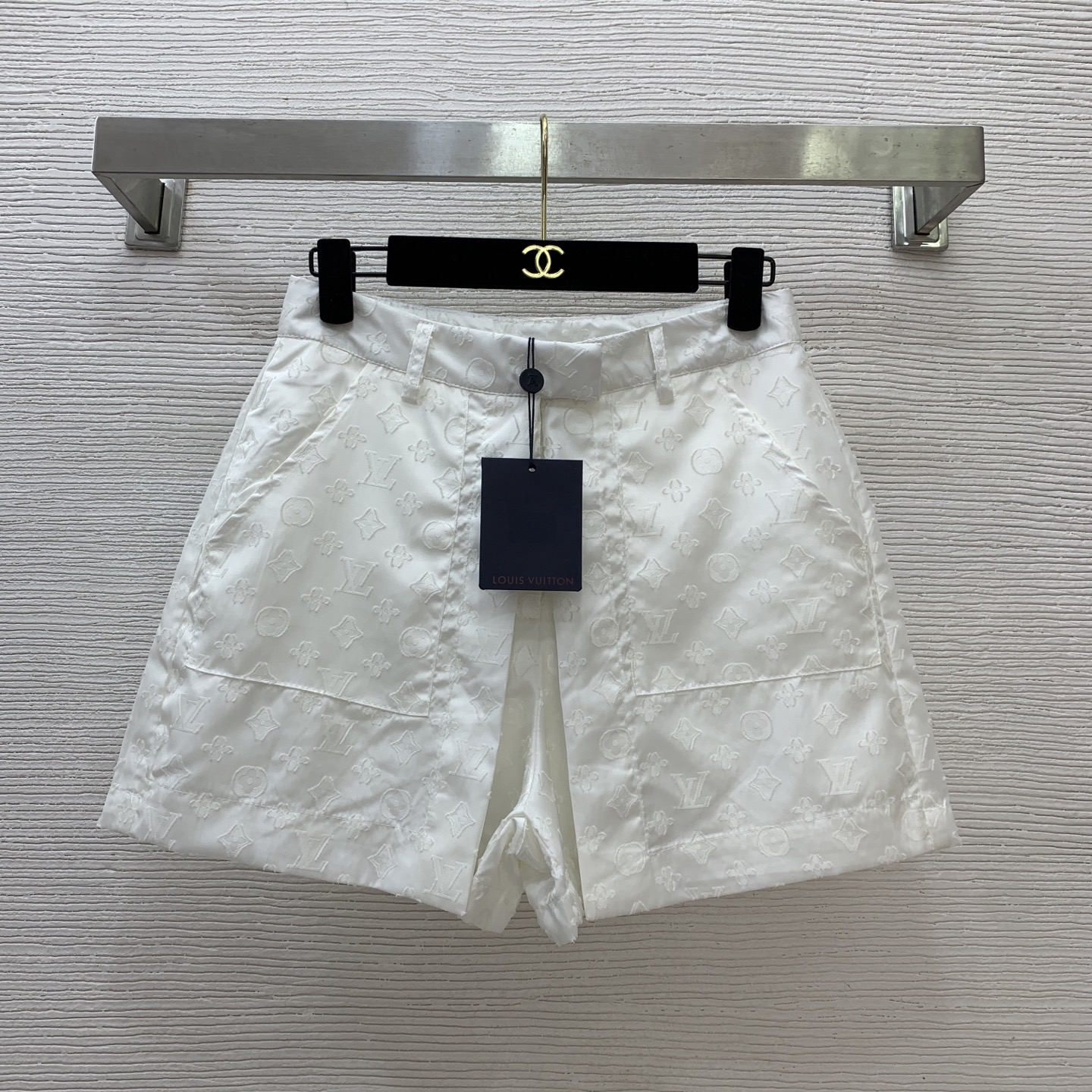 NO:460769,Model number D25081684 LOUIS*Dujia LV new style, classic presbyterian jacquard fabric, two-piece fence design, zippered placket, fashionable and versatile shorts!  White, (M size waist 70, trousers length 37) shorts hair, louis vuitton, louis vuitton, louis vuitton, louis vuitton, louis vuitton, shorts, alexander wang19860909款号D25081684 LOUIS*驴家LV新款 经典老花提花面料、两片围挡设计拉链门襟时尚百搭短裤！白色,（M码腰围70,裤长37）短裤发,,louis vuitton,louis vuitton,louis vuitton,louis vuitton,shorts,alexander wang,Women's clothing