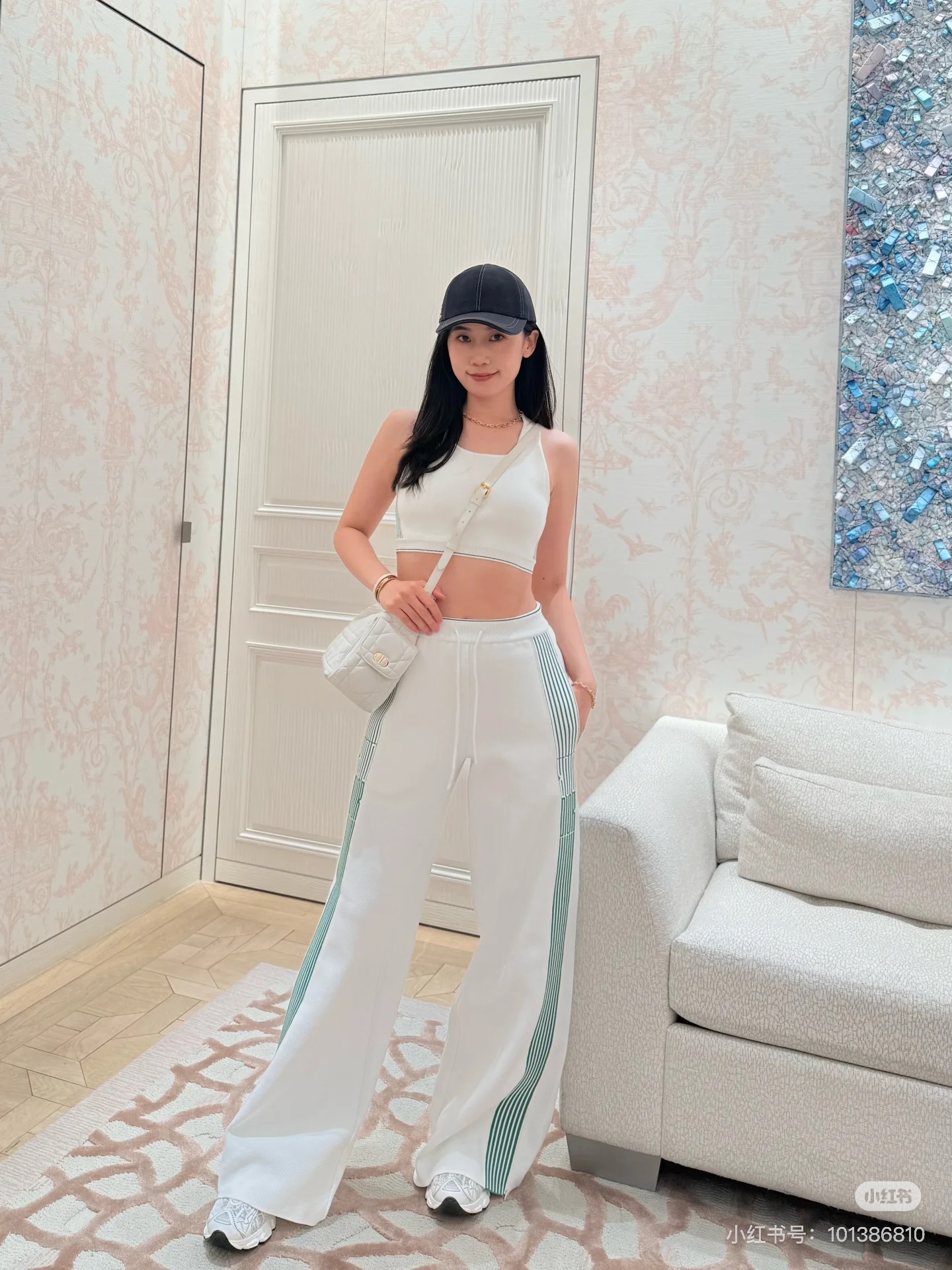 NO:459245,Vest and pants number G25081584 Dio* new high-end custom green striped webbing splicing two-piece set!  Fashionable and versatile elastic knitted vest with zipper tops and zippers, loose straight knitted trousers!  (M size bust 76, garment length 37; waist circumference 62~72, hip circumference 92, pants length), dior, alexander wang19860909背心、裤子款号G25081584 Dio*新款高端定制绿色条纹织带拼接两件套装！时尚百搭弹力针织背心内搭上衣裤脚拉链设计宽松直筒针织裤长裤！（M码胸围76,衣长37；腰围62～72,臀围92,裤长）,,dior,alexander wang,Women's clothing