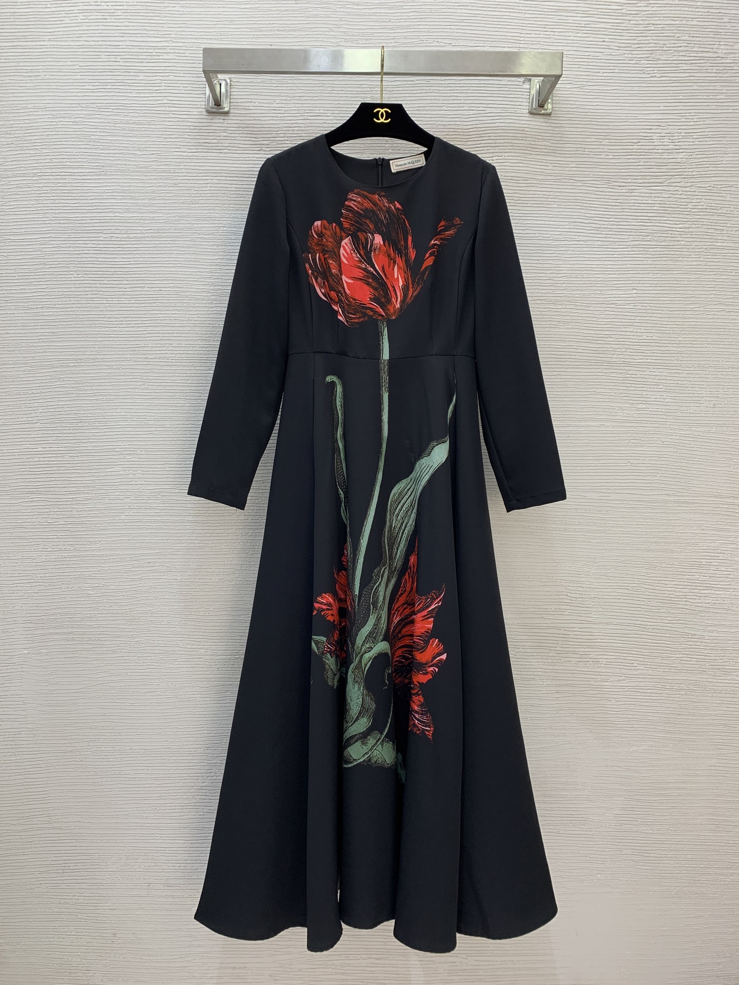 NO:469557,Model number G25082238 McQueen MCQ new high-end custom artistic ink large flower print, waist-hugging slimming large skirt mid-length round neck long sleeve dress!  Black, (Size S shoulder width 37, bust 84, waist 68, sleeve length 55, skirt length 130) hair, alexander mcqueen, skirts, alexander wang19860909款号G25082238 麦昆MCQ新款高端定制艺术水墨大花朵印花、收腰显瘦大裙摆中长款圆领长袖连衣裙！黑色、 （S码肩宽37,胸围84,腰围68,袖长55,裙长130）发,,alexander mcqueen,skirts,alexander wang,Women's clothing