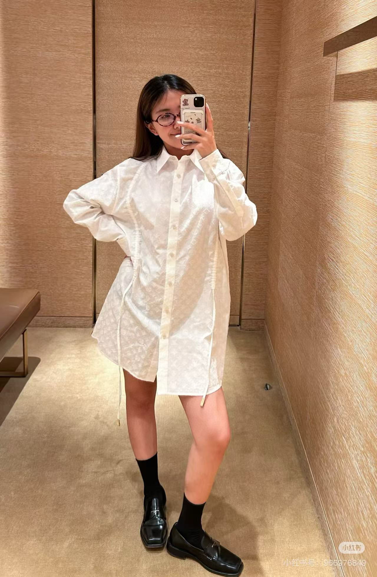 NO:464608,Model number D25081924 LOUIS*Doujia LV new style custom presbyterian jacquard fabric, original letter engraved logo buttons, leather decorative pleated design loose slim long-sleeved lapel shirt-style dress!  Blue, white, (M size shoulder width 52, bust 120, sleeve length 55, skirt length 90) hair,,louis vuitton,louis vuitton,louis vuitton,louis vuitton,skirts,shirts,alexander wang19860909款号D25081924 LOUIS*驴家LV新款 定制老花提花面料、原版字母刻logo纽扣皮革装饰抽褶设计宽松显瘦长袖翻领衬衫式连衣裙！蓝色、白色、（M码肩宽52,胸围120,袖长55,裙长90）发,,louis vuitton,louis vuitton,louis vuitton,louis vuitton,skirts,shirts,alexander wang,Women's clothing