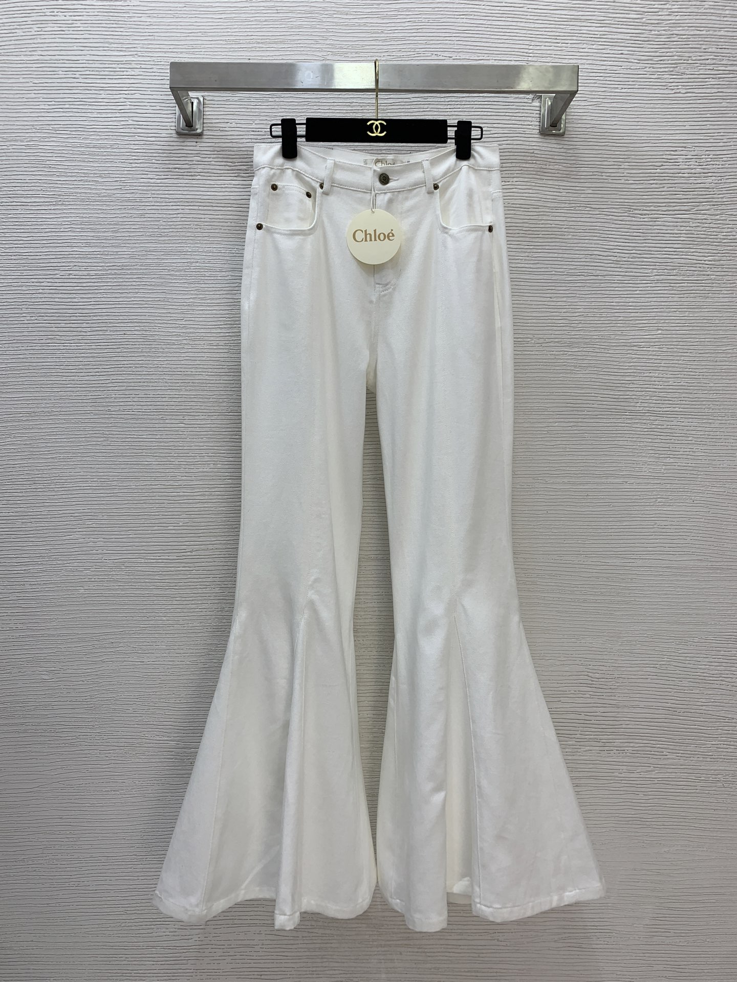 NO:471235,Model number D25082387 Chloe's new summer personalized design fishtail pants with slim fit and slim flared jeans!  Blue, white, (M size waist 72, hip 90, pants length 107) hair, chloe, loewe, jeans, alexander wang19860909款号D25082387 Chloe夏季新款个性设计鱼尾裤腿修身显瘦喇叭牛仔裤！蓝色、白色、（M码腰围72,臀围90,裤长107）发,,chloe,loewe,jeans,alexander wang,Women's clothing