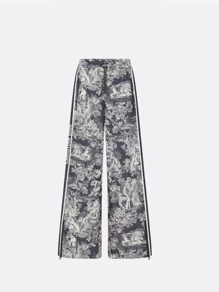 NO:473317,Model number D25082576 Dio* newest custom-made classic animal jacquard fabric, webbing spliced ​​drawstring on both sides elastic waist loose wide-leg casual trousers!  (M size waist circumference 66 elastic, hip circumference 110, trousers length 101) pants, dior, alexander wang19860909款号D25082576 Dio*新款 定制经典动物丛林图案提花面料、两侧织带拼接抽绳松紧腰宽松阔腿休闲长裤！（M码腰围66松紧,臀围110,裤长101）裤,,dior,alexander wang,Women's clothing
