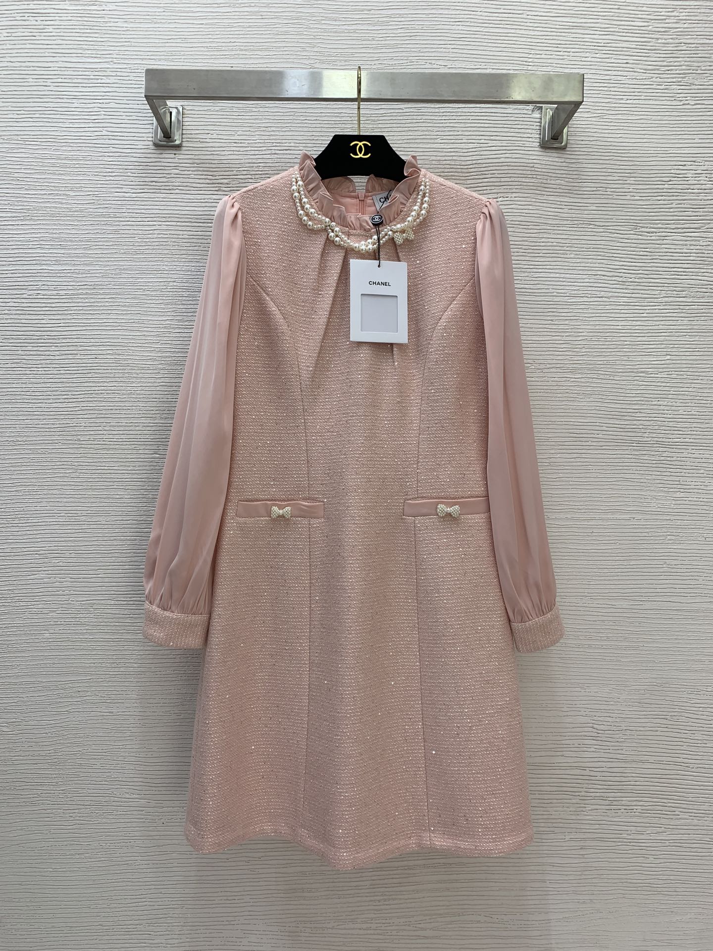NO:483672,Model number G25090187 Chane* newest high-end custom heavy industry pearl chain bow decoration, sequin knit slim fit and slim black ears stand collar long sleeve dress!  Black, pink, (S-size bust 80~84, waist 70, sleeve length 59, skirt length 87) hair, chanel, skirts, alexander wang19860909款号G25090187 Chane*新款 高端定制重工珍珠链蝴蝶结装饰、亮片编织粗纺修身显瘦木耳边立领长袖连衣裙！黑色、粉色、 （S码胸围80～84,腰围70,袖长59,裙长87）发,,chanel,skirts,alexander wang,Women's clothing
