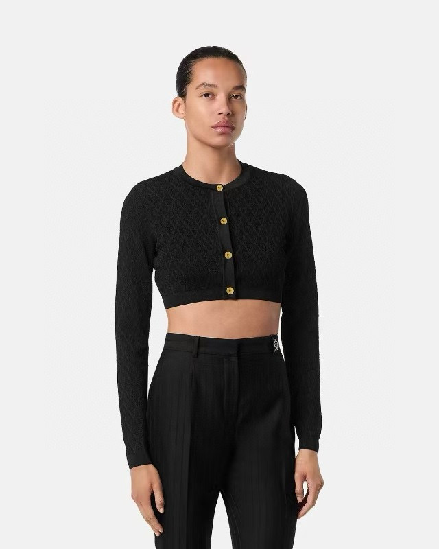 NO:474251,Model number G25082647 VERSAC* high-end custom classic Medusa gold buttons, full-body V-shaped jacquard slim buckles round neck long sleeve short knitted cardigan top!  Blue, black, (M size bust 82, sleeve length 62, garment length 44) top, versace, alexander wang19860909款号G25082647 VERSAC*高端定制经典美杜莎金扣子、通体V字提花修身显瘦系扣圆领长袖短款针织开衫上衣！蓝色、黑色、（M码胸围82,袖长62,衣长44）上衣,,versace,alexander wang,Women's clothing