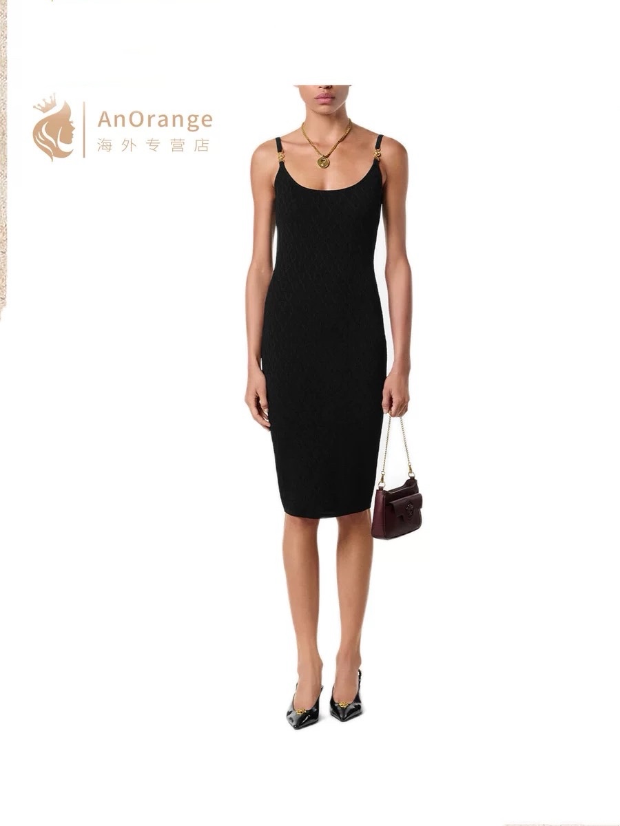 NO:474285,Model number G25082645 VERSAC* high-end custom classic Medusa metal accessories decoration, full-body V-shaped jacquard high elastic slim fit knitted suspender dress!  Blue, black, (M size suspender bust 70, waist 60, total skirt length 102) dress, versace, skirts, alexander wang19860909款号G25082645 VERSAC*高端定制经典美杜莎金属配件装饰、通体V字提花高弹力修身显瘦针织吊带连衣裙！蓝色、黑色、（M码吊带胸围70,腰围60,总裙长102）连衣裙,,versace,skirts,alexander wang,Women's clothing