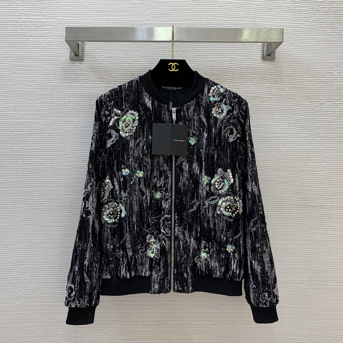 NO:478977,Model number G25082957 Dolce & Gabbana DG* new high-end custom fabric has a crisp and stylish finish!  Heavy industry colorful sequins inlaid diamond beads decorative zipper placket stand collar jacket thick jacket!  (Size S shoulder width 38, bust 100, sleeve length 59, clothing length 57) hair, Dolce & Gabbana, jackets & coats, jackets & coats, alexander wang19860909款号G25082957 杜嘉班纳DG*新款高端定制面料版型挺括有型！重工七彩亮片镶钻钉珠装饰拉链门襟立领夹克厚外套！ （S码肩宽38,胸围100,袖长59,衣长57）发,,Dolce&Gabbana,jackets & coats,jackets & coats,alexander wang,Women's clothing