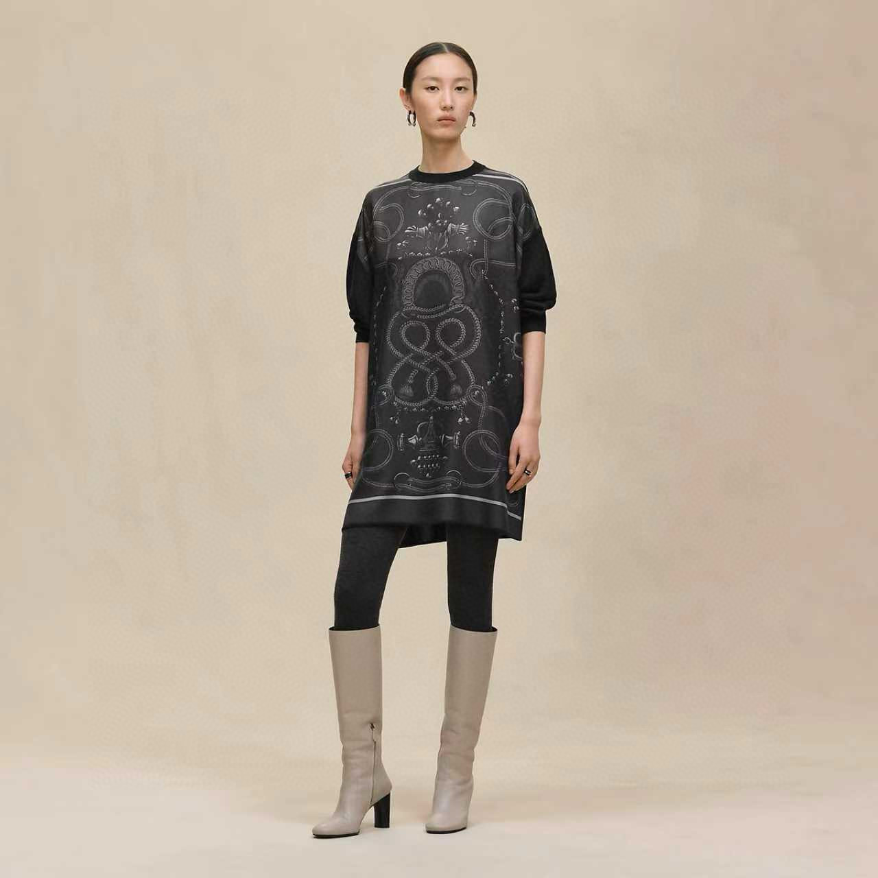 NO:484493,Model number G25090284 Hermè* new high-end custom AB fabric 19 Mmi silk twill spliced ​​cashmere wool blend knitted fabric, chain hemp rope pattern printed mid-length round neck long sleeve knitted dress!  off-white, black, khaki, (M size shoulder width 59, bust 118, sleeve length 51, skirt length 97) hair, hermes, skirt, real silk, alexander wang19860909款号G25090284 Hermè*新款 高端定制AB面料19姆米真丝斜纹绸拼接羊绒羊毛混纺针织面料、链条麻绳图案印花中长款圆领长袖针织连衣裙！米白色、黑色、卡其色、（M码肩宽59,胸围118,袖长51,裙长97）发,,hermes,skirts,real silk,alexander wang,Women's clothing
