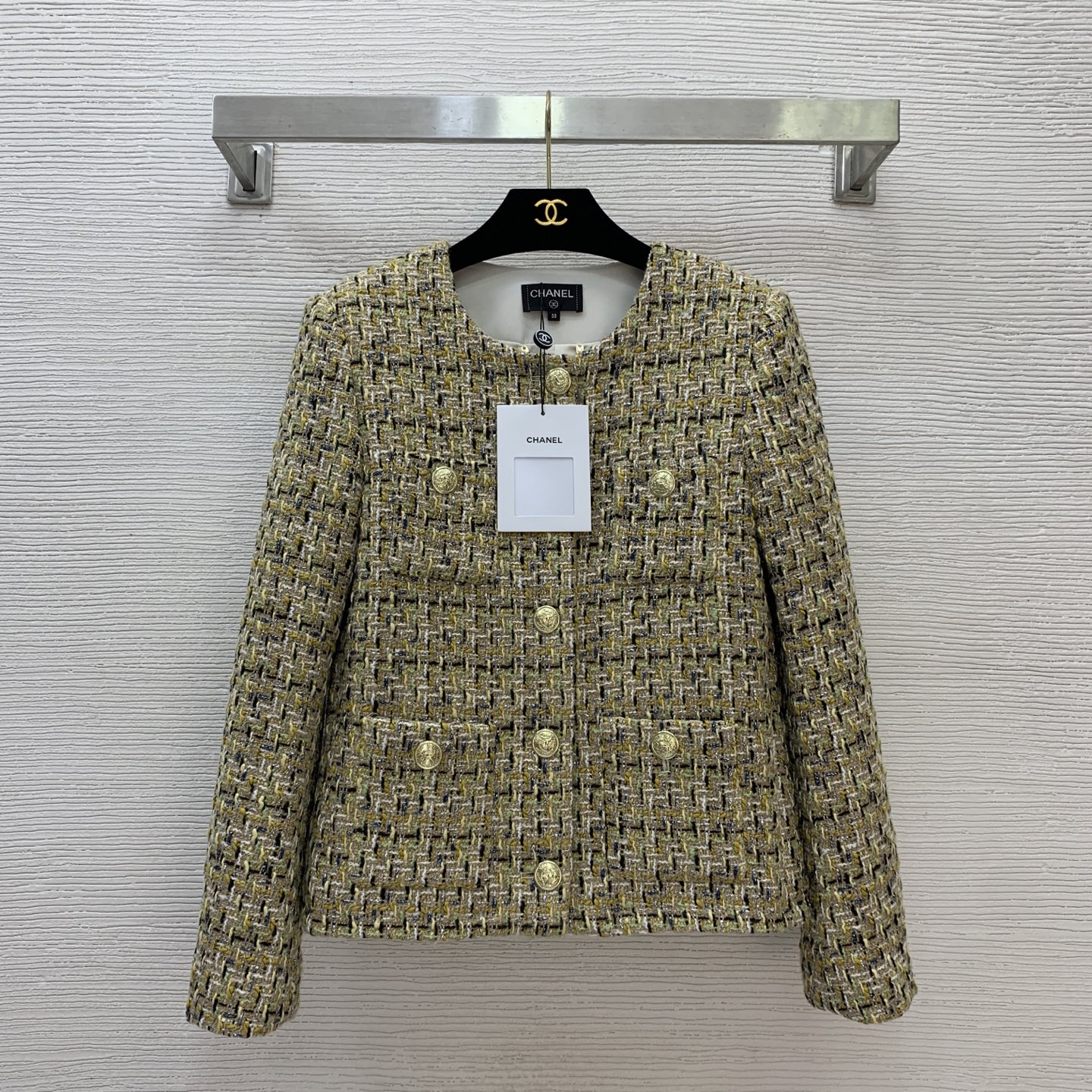 NO:488165,Model number G25090517 Chane* new high-end custom contrast yarn silver wire blend, metal chain sewn on the inside of the hem is draped and stylish!  Temperament and versatile fashionable round neck long sleeve short small fragrance jacket!  (M size shoulder width 38 with shoulder pads, bust 96, sleeve length 59, clothing length 57), chanel, jackets & coats, alexander wang19860909款号G25090517 Chane*新款高端定制撞色纱线银丝混纺、下摆内侧缝制金属链条版型垂坠有型！气质百搭时尚圆领长袖短款小香风外套！ （M码肩宽38有垫肩,胸围96,袖长59,衣长57）,,chanel,jackets & coats,alexander wang,Women's clothing