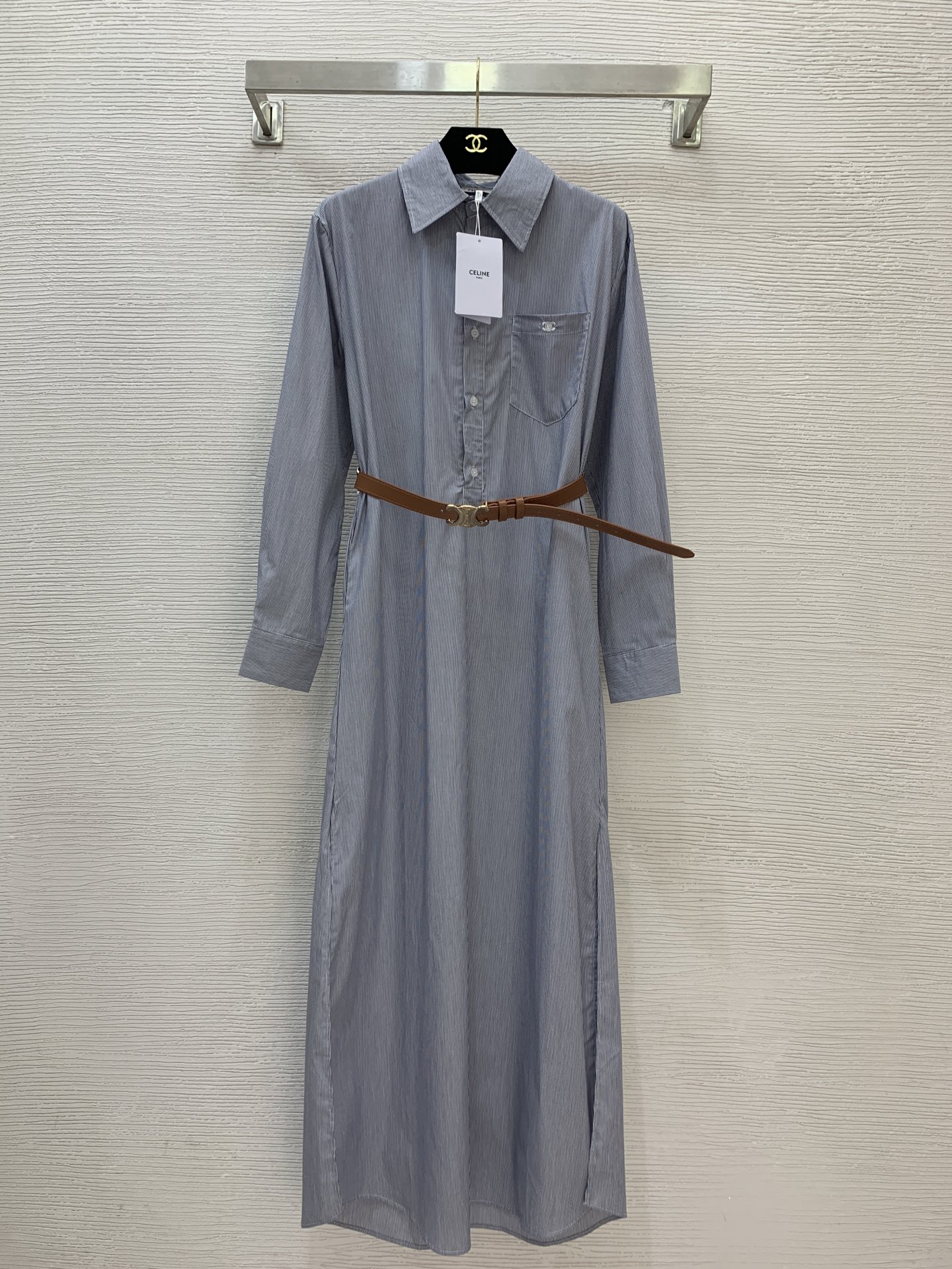 NO:486767,Model number D25090434 CELIN* new original letter logo buttons, chest pocket Arc de Triomphe embroidered logo loose stylish vertical striped button lapel long sleeve shirt dress with belt!  (M size shoulder width 44, bust 104, sleeve length 59, skirt length 137) hair, celine, skirt, shirts, alexander wang19860909款号D25090434 CELIN*新款 原版字母logo纽扣、胸前口袋凯旋门刺绣徽标宽松时尚竖条纹系扣翻领长袖衬衫连衣裙配腰带！（M码肩宽44,胸围104,袖长59,裙长137）发,,celine,skirts,shirts,alexander wang,Women's clothing