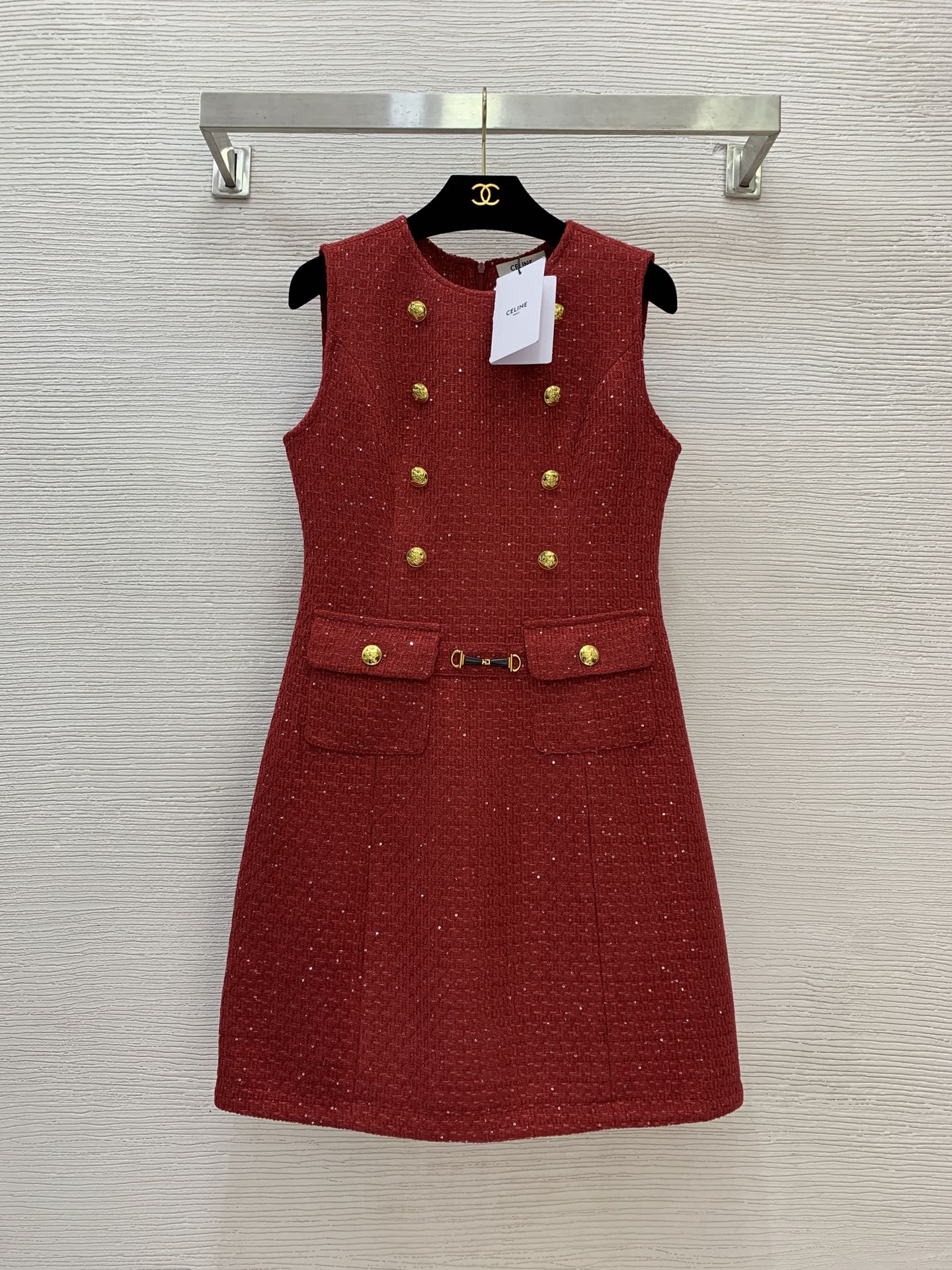 NO:493250,Model number G25090824 CELIN*E new model high-end custom sequin braided coarse fabric, double-breasted decorative flip pocket slim fit and slim A-line skirt sleeveless vest dress!  Black, red, (Size S bust 86, waist 74, skirt length 88), celine, skirts, alexander wang19860909款号G25090824 CELIN*E思琳新款 高端定制亮片编织粗纺面料、双排扣装饰翻盖口袋修身显瘦A字裙摆无袖背心连衣裙！黑色、红色、 （S码胸围86,腰围74,裙长88）,,celine,skirts,alexander wang,Women's clothing