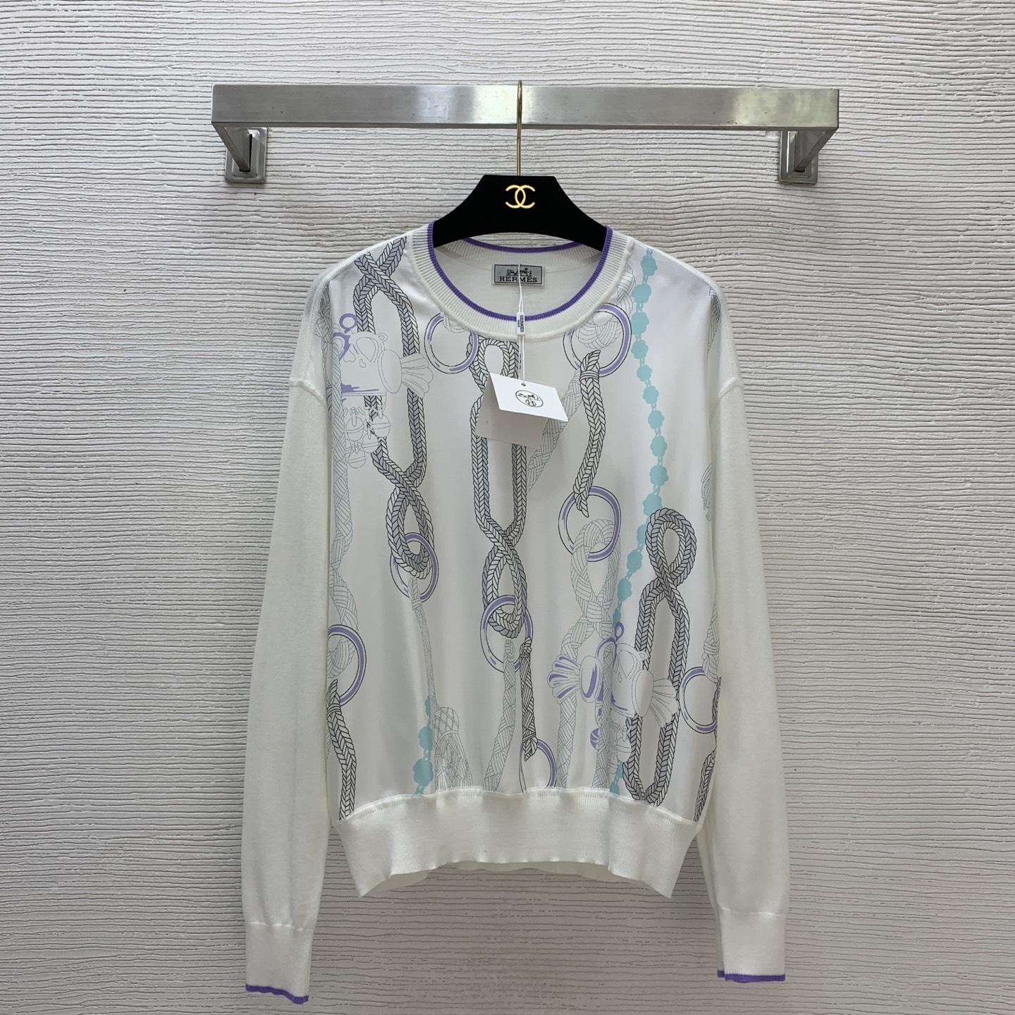 NO:488155,Model number G25000524 Hermè* new high-end custom front piece 19 Mmè silk twill spliced ​​back piece wool blend knit fabric, ring twist rope pattern printed round neck pullover long sleeve sweater top!  White, black, (M size shoulder width 49, bust 100, sleeve length 51, clothing length 56) hair, hermes, real silk, alexander wang19860909款号G25000524 Hermè*新款 高端定制前片19姆米真丝斜纹绸拼接后片羊毛混纺针织面料、环圈麻花绳索图案印花圆领套头长袖针织衫上衣！白色、黑色、（M码肩宽49,胸围100,袖长51,衣长56）发,,hermes,real silk,alexander wang,Women's clothing