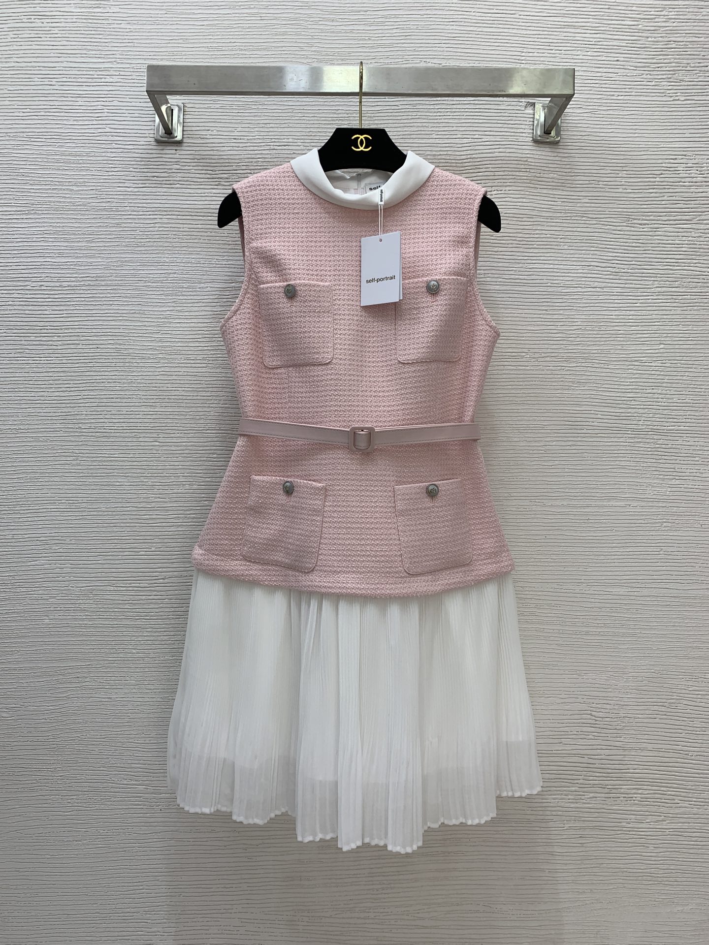 NO:499311,Model number G25091173 Self-portrai* new SP home high-end customized fine glitter coarse fabric, contrasting collar spliced ​​thin pleated skirt with belt waist slimming and sleeveless small fragrance style dress!  Navy blue, pink, (Size S bust 86, skirt length 88) hair, skirts, alexander wang19860909款号G25091173 Self-portrai*新款SP家高端定制细闪粗纺面料、撞色领子拼接细褶裙摆搭配腰带收腰显瘦小香风无袖连衣裙！藏蓝色、粉色、 （S码胸围86,裙长88）发,,skirts,alexander wang,Women's clothing