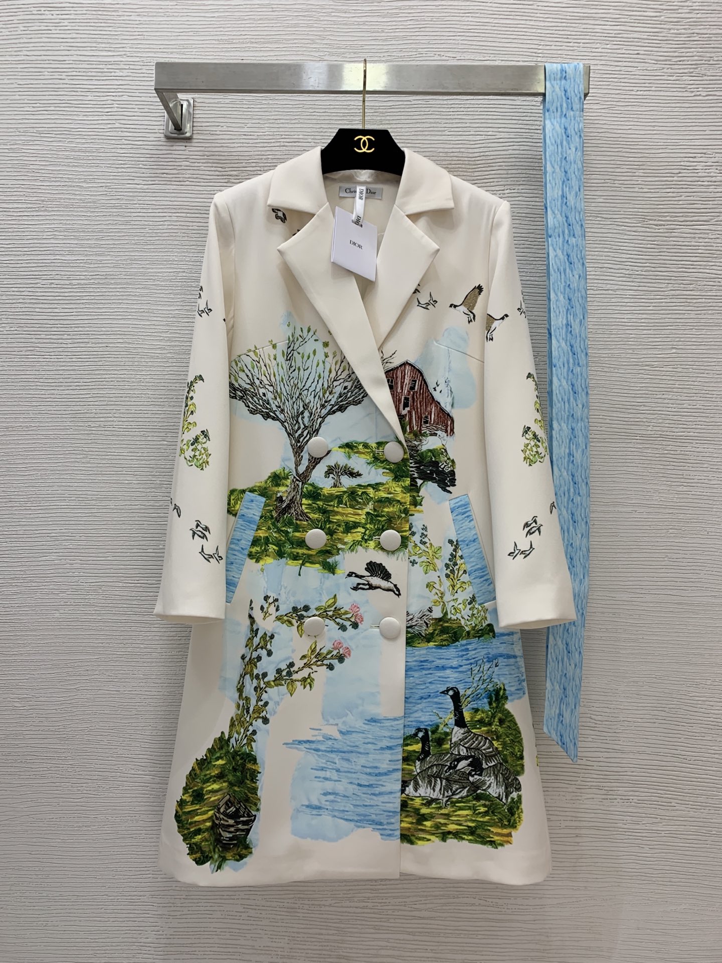 NO:504122,Model number D25091828 Dio* newest style landscape painting pattern printed double-breasted lapel with belt waist-closed mid-length windbreaker coat coat!  (M size shoulder width 39 with shoulder pads, bust 92, sleeve length 56, clothing length 97) hair, dior, jackets & coats, alexander wang19860909款号D25091828 Dio*新款 山水画图案印花双排扣翻领搭配腰带收腰中长款风衣外套大衣！ （M码肩宽39有垫肩, 胸围92,袖长56,衣长97）发,,dior,jackets & coats,alexander wang,Women's clothing