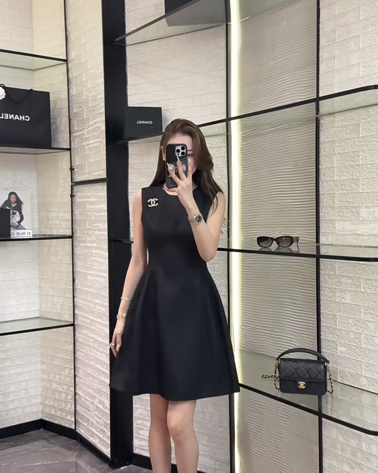 NO:505289,Model number G25091927 Chane* new autumn and winter style high-end customized temperament and celebrity style small flower bud skirt!  A personalized design for a fluffy skirt with a slim waist and a sleeveless vest dress with a free brooch!  Black, burgundy, (M size shoulder width 37, bust 88, waist 72, skirt length 89) hair, chanel, skirt 8, breastpin, alexander wang19860909款号G25091927 Chane*秋冬新款 高端定制气质名媛风小花苞裙！蓬蓬裙摆个性设计收腰显瘦无袖背心连衣裙赠送胸针！黑色、酒红、 （M码肩宽37,胸围88,腰围72,裙长89）发,,chanel,skirts,brooch，breastpin,alexander wang,Women's clothing