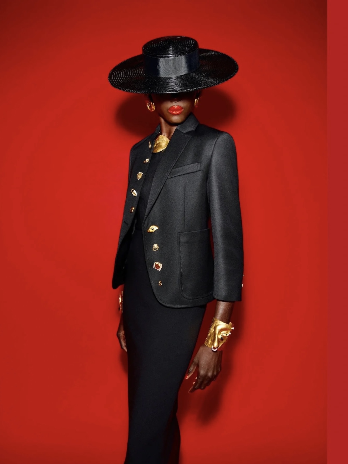 NO:517235,Model number D25092458 Schiapare*li new style custom made of various special-shaped gold button decoration, personalized design single-sided lapel double pocket slim fit and slim suit jacket!  Black, (M size shoulder width 40 with shoulder pads, bust 100, sleeve length 60, clothing length 71) hair, jackets & coats, business suit, alexander wang19860909款号D25092458 Schiapare*li夏帕瑞利新款 定制多种异型金色纽扣装饰、个性设计单边翻领双口袋修身显瘦西装外套！黑色,（M码肩宽40有垫肩,胸围100,袖长60,衣长71）发,,jackets & coats,business suit,alexander wang,Women's clothing