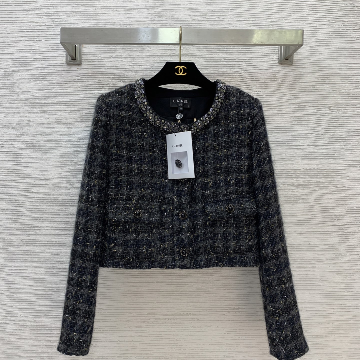 NO:534194,Model number G25092645 Chane* new high-end custom wool blend houndstooth coarse fabric, contrasting yarn silver wire woven heavy industry bead sheets decorative temperament versatile short round neck long sleeve small fragrance jacket!  (M size shoulder width 37 with shoulder pads, bust 92, sleeve length 59, clothing length 43) hair, chanel, jackets & coats, alexander wang19860909款号G25092645 Chane*新款高端定制羊毛混纺千鸟格粗纺面料、撞色纱线银丝编织重工珠片装饰气质百搭短款圆领长袖小香风外套！ （M码肩宽37有垫肩,胸围92,袖长59,衣长43）发,,chanel,jackets & coats,alexander wang,Women's clothing