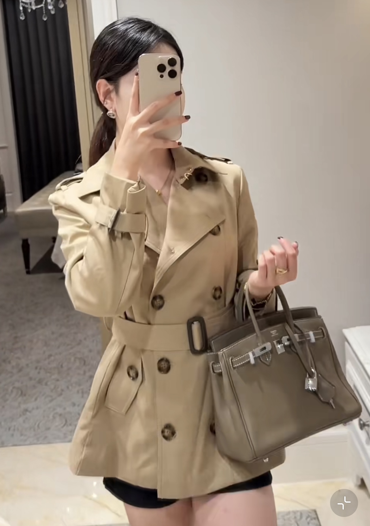 NO:534937,Model number D25092715 BURBERR* new B home custom original letter logo buttons, double-breasted bar shoulder ruffle spliced ​​fluffy hem slim buckle long-sleeved jacket short trench coat with belt!  Khaki, (M size shoulder width 36, bust 86, sleeve length 58, clothing length 57) hair, burberry, jackets & coats, alexander wang19860909款号D25092715 BURBERR*新款 B家定制原版字母logo纽扣、双排扣杠肩荷叶边拼接蓬蓬下摆修身显瘦系扣翻领长袖外套短款风衣搭配腰带！卡其色,（M码肩宽36,胸围86,袖长58,衣长57）发,,burberry,jackets & coats,alexander wang,Women's clothing