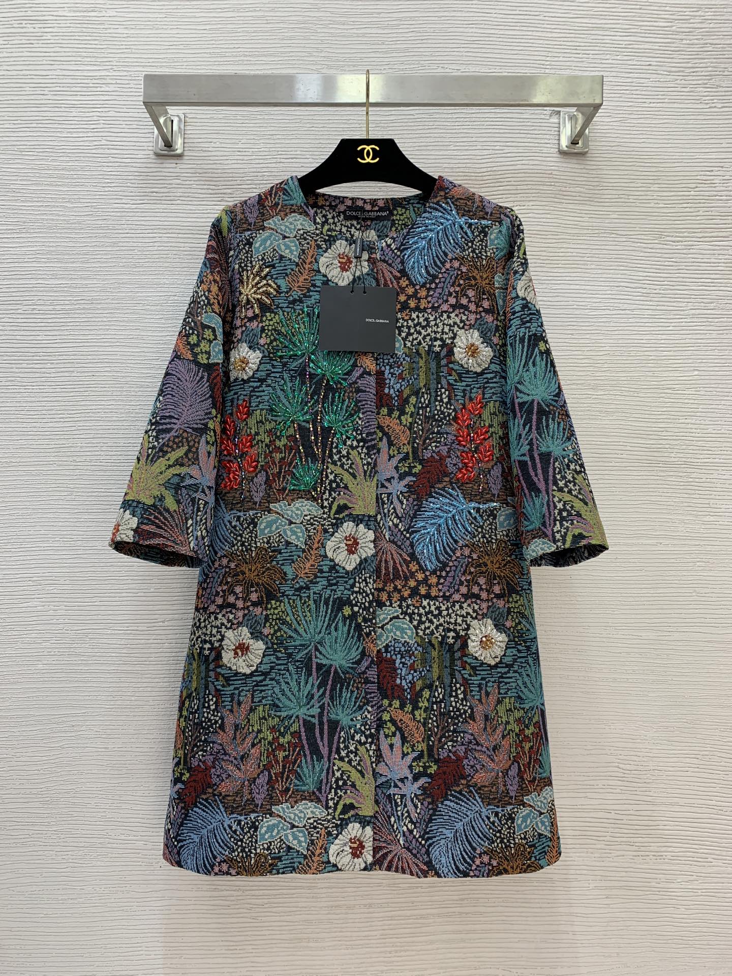 NO:561761,Style number G25934 Dolce & Gabbana DG* new high-end customized plant jacquard virgin forest pattern heavy diamond beading decoration, loose version versatile slim round neck three-quarter sleeve coat mid-length coat!  (M size shoulder width 37, chest 94, sleeve length 44, dress length 86) hair,,Dolce&Gabbana,jackets & coats,alexander wang19860909款号G25934 杜嘉班纳DG*新款高端定制植物提花原始森林图案重工镶钻钉珠装饰、宽松版百搭显瘦圆领七分袖外套中长款大衣！ （M码肩宽37,胸围94,袖长44,衣长86）发,,Dolce&Gabbana,jackets & coats,alexander wang,Women's clothing