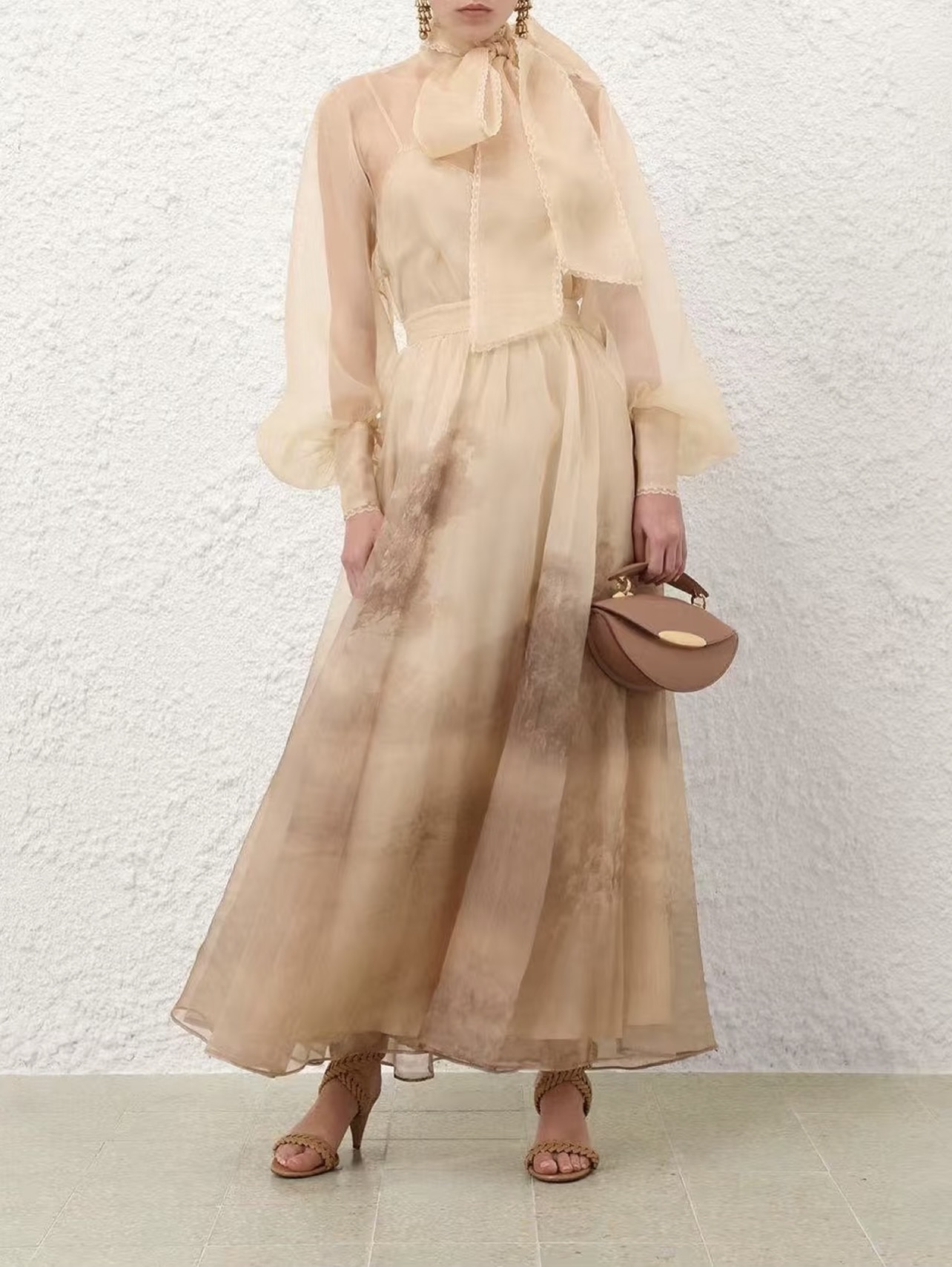 NO:544175,Model number G25092918 ZIMMERMA*N ZIMMERMA Australian brand high-end custom temperament simple three-piece set!  Lace lace spliced ​​stand-up collar long sleeve slim shirt top (equipped with bow wide streamer) solid color suspender inner base shirt with high waist long skirt!  1.2.3.4/SMLXL (2 size shoulder width 36, bust 98, sleeve length 69, garment length 65; skirt waist 74, skirt length 103; inner bust 80 high elasticity, length 37 without shoulder straps) hair, skirts, alexander wang19860909款号G25092918 ZIMMERMA*N兹默曼澳洲品牌高端定制气质简约三件套装！蕾丝花边拼接立领长袖修身衬衣上衣(配有蝴蝶结宽飘带)纯色吊带内搭打底衫高腰大摆长款半身裙！1.2.3.4/SMLXL（2码肩宽36,胸围98,袖长69,衣长65；裙腰围74,裙长103；内搭胸围80高弹力,长度37不含肩带）发,,skirts,alexander wang,Women's clothing