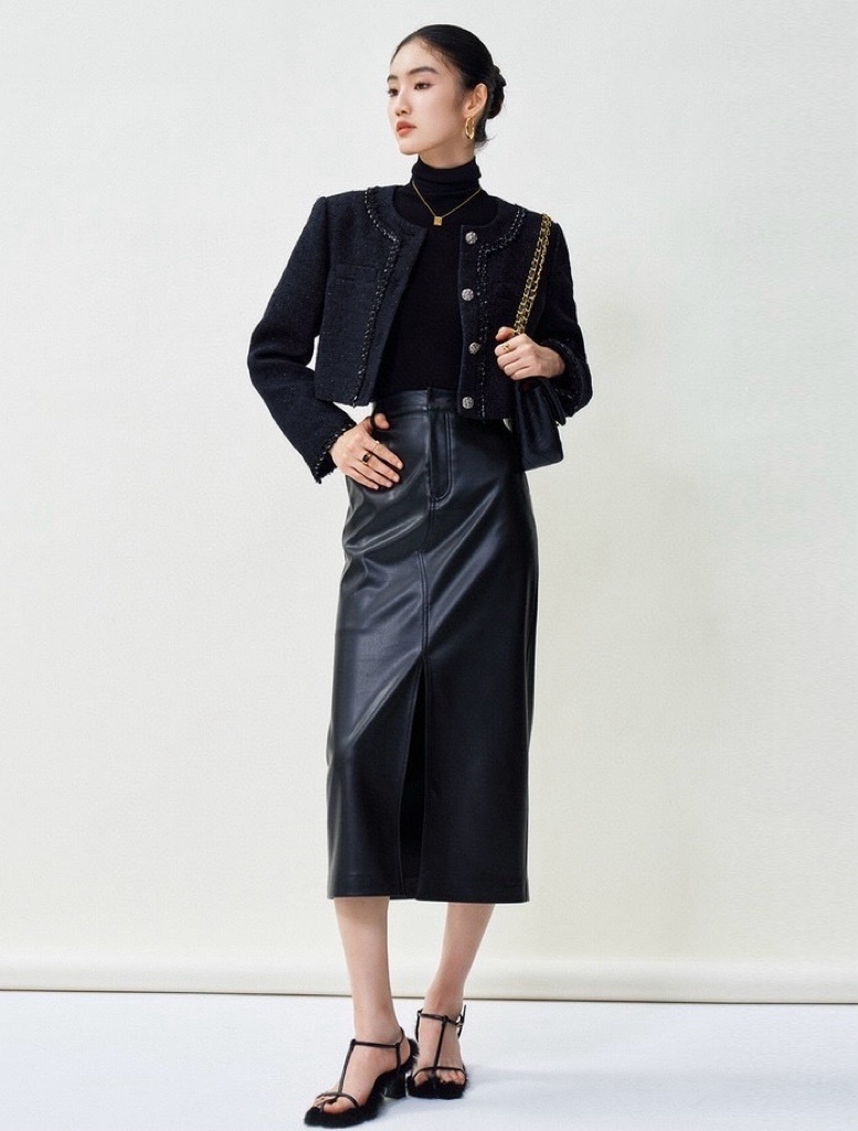 NO:547102,Model number G25100283 Chane* new style, elegant celebrity Xiaoxiangfeng silver thread blend fabric, heavy industry metal chain edged single-breasted placket round neck long-sleeved short jacket top!  Black, (M size shoulder width 36 with padded shoulders, bust 92, sleeve length 59, clothing length 43) hair, chanel, jackets & coats, alexander wang19860909款号G25100283 Chane*新款 气质名媛小香风银丝线混纺面料、重工金属链条包边单排扣门襟圆领长袖短款外套上衣！黑色, （M码肩宽36有垫肩,胸围92,袖长59,衣长43）发,,chanel,jackets & coats,alexander wang,Women's clothing