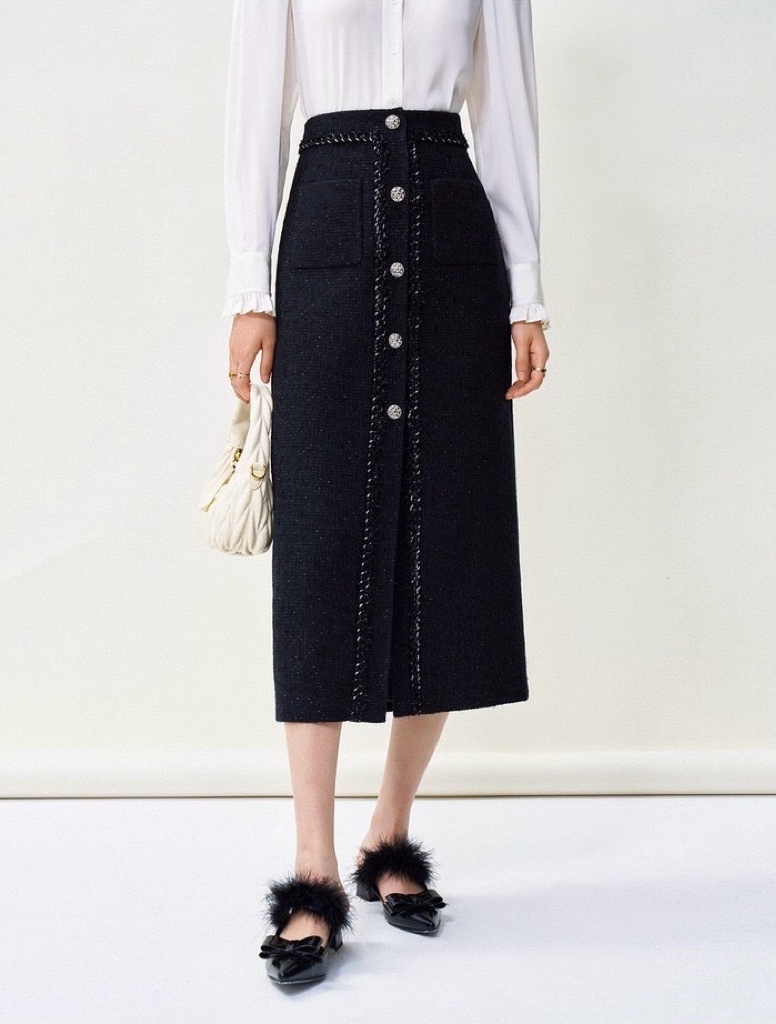 NO:547096,Model number G25100248 Chane* new style, elegant celebrity Xiaoxiangfeng silver thread blend fabric, heavy industry metal chain edged single-breasted decoration front mid-slit design slim and long skirt!  Black, (M size waist 70, hip 90, skirt length 74) skirt hair, chanel, skirts, alexander wang19860909款号G25100248 Chane*新款 气质名媛小香风银丝线混纺面料、重工金属链条包边单排扣装饰前中开叉设计修身显瘦长款半身裙！黑色, （M码腰围70,臀围90,裙长74）裙子发,,chanel,skirts,alexander wang,Women's clothing