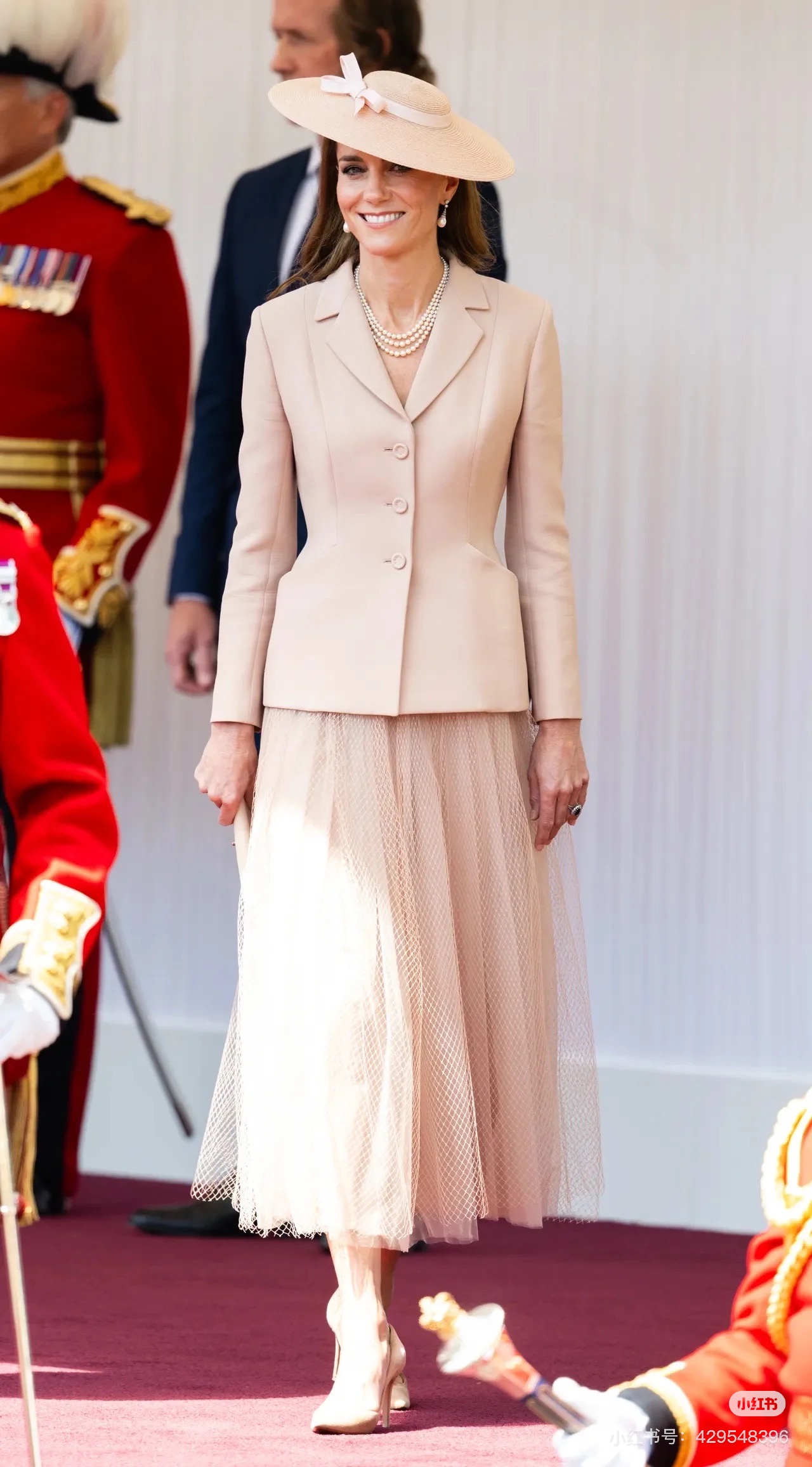 NO:575843,Style No. G25101834 Dio* new high-end customized temperament and fashionable commuting two-piece suit!  Buttoned lapel slim fit blazer mid-length rhombus mesh skirt!  Light pink, (S size shoulder width 38 with shoulder pads, bust 84, sleeve length 55, dress length 57; skirt waist 58 elastic, skirt length 77) hair, dior, skirts, jackets & coats, business suit, alexander wang19860909款号G25101834 Dio*新款 高端定制气质时尚通勤两件套装！系扣翻领修身显瘦西装外套中长款菱格网纱半身裙！浅粉色, （S码肩宽38有垫肩,胸围84,袖长55,衣长57；裙腰围58弹力,裙长77）发,,dior,skirts,jackets & coats,business suit,alexander wang,Women's clothing