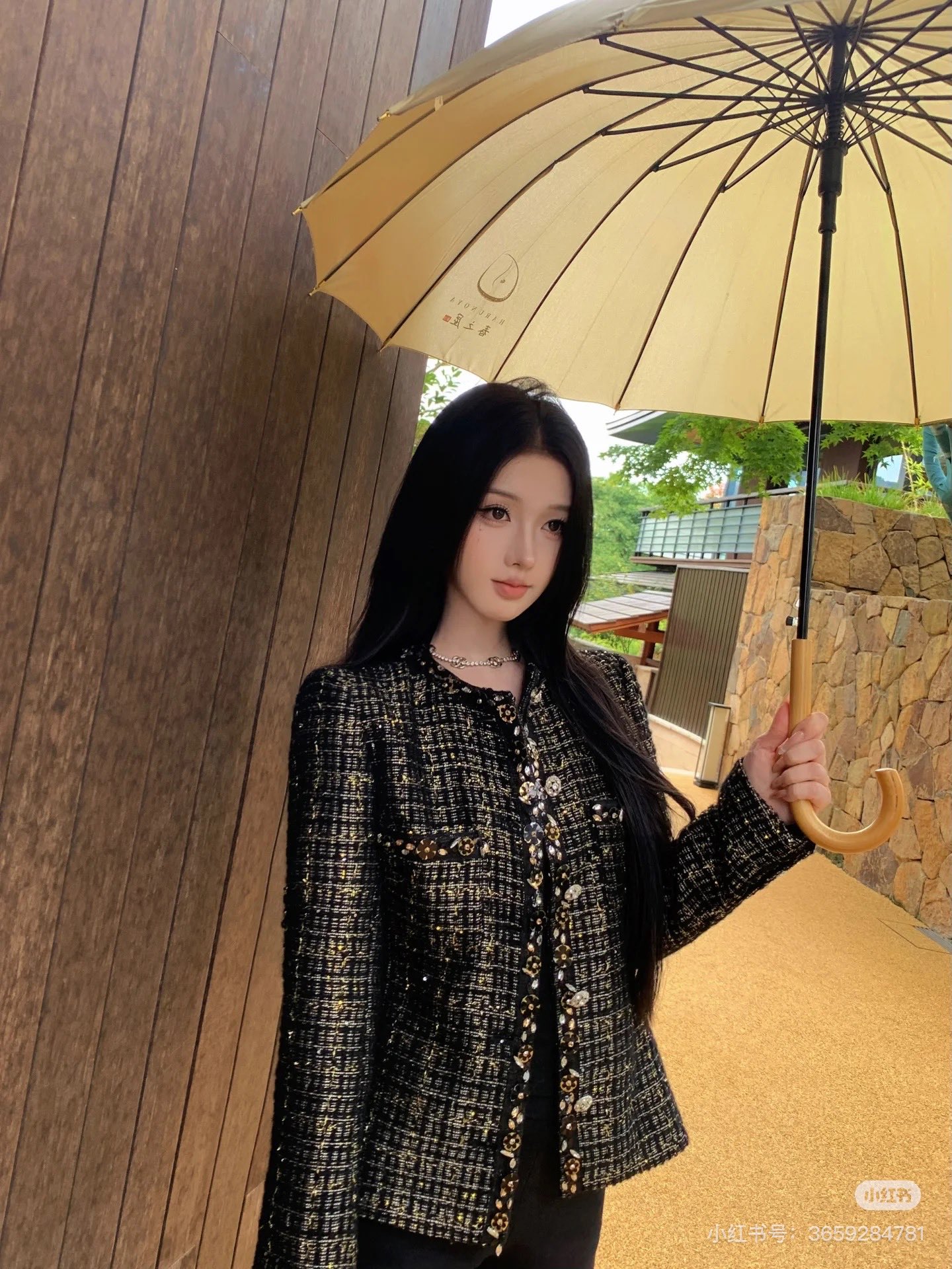 NO:576365,Model No. G25102283 CHANE* New high-end customized sequin braided gold thread contrast blend, double C camellia jacquard lining inside, high-end heavy-duty diamond beading edge, matching belt to slim the waist, round neck small fragrance jacket (price does not include dust bag) black gold, 36.38.40.42 (size 38 shoulder width 40, chest 96, sleeve length 59, dress length 60) hair,,chanel,jackets  & coats,alexander wang19860909款号G25102283 CHANE*新款高端定制亮片编织金线撞色混纺、内里双C山茶花提花内衬高级感重工镶钻钉珠边、搭配腰带收腰显瘦圆领小香风外套（价格不含防尘袋）黑金色,36.38.40.42（38码肩宽40肩宽,胸围96,袖长59,衣长60）发,,chanel,jackets & coats,alexander wang,Women's clothing