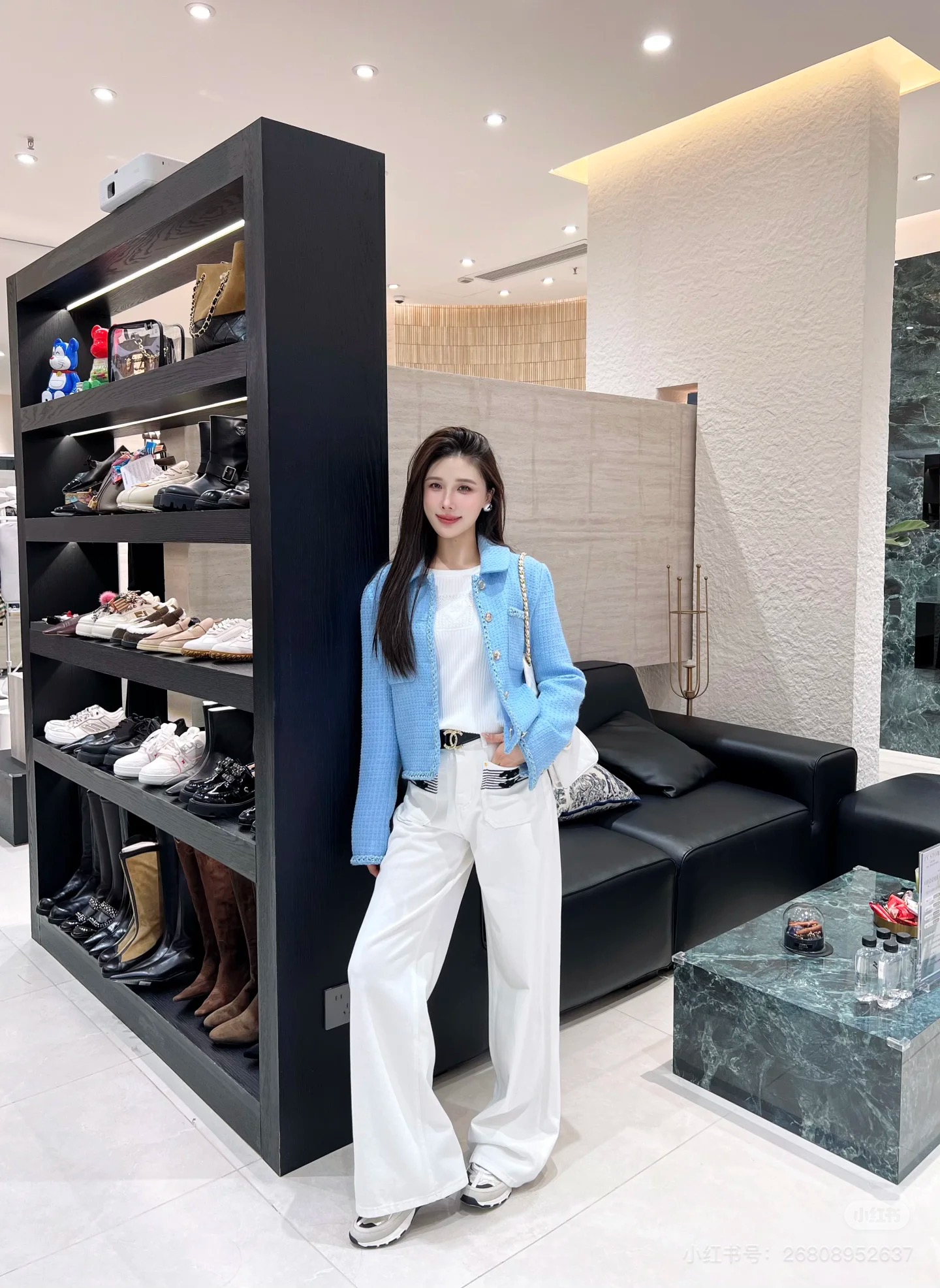 NO:576631,Style No. G25102487 Chane* new model, high-end customized lining with camellia double C letter jacquard lining, metal chain sewn at the hem, stylish drape!  Twist braided edged and elegant short round neck long-sleeved tweed jacket (price does not include dust bag) 36.38.40.42 (size 38 shoulder width 40 with shoulder pads, bust 94, sleeve length 60, clothing length 52) hair,,chanel,jackets & coats,alexander wang19860909款号G25102487 Chane*新款 高端定制内里山茶花双C字母提花内衬、下摆缝制金属链条版型垂坠有型！麻花编织包边气质小香风短款圆领长袖粗花呢外套（价格不含防尘袋）36.38.40.42（38码肩宽40有垫肩,胸围94,袖长60,衣长52）发,,chanel,jackets & coats,alexander wang,Women's clothing