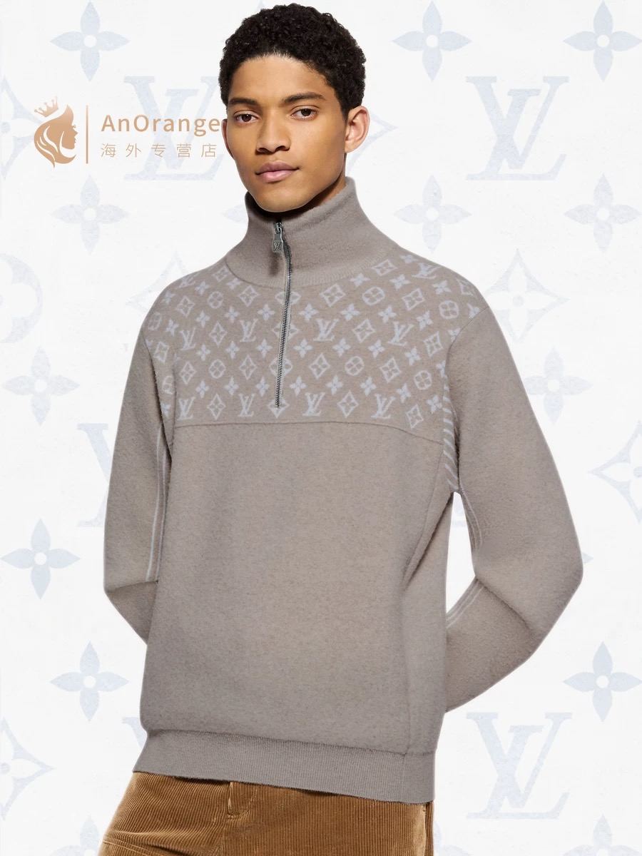 NO:579214,Style number G25110547 LOUIS*Lvjia LV new high-end customized sheep wool yarn fabric is soft and skin-friendly!  Distressed bronze logo zipper pull, half-open zipper placket, old flower letters logo, jacquard splicing stripes, loose and versatile lapel long-sleeved sweater top!  Khaki, (M size shoulder width 40, chest 98, sleeve length 60, dress length 66) hair,,louis vuitton,louis vuitton,louis vuitton,louis vuitton,alexander wang19860909款号G25110547 LOUIS*驴家LV新款 高端定制绵羊毛纱线面料软糯亲肤！做旧古铜logo拉链头半开拉链门襟老花字母logo提花拼接条纹宽松百搭翻领长袖针织衫上衣！卡其色,（M码肩宽40,胸围98,袖长60,衣长66）发,,louis vuitton,louis vuitton,louis vuitton,louis vuitton,alexander wang,Women's clothing