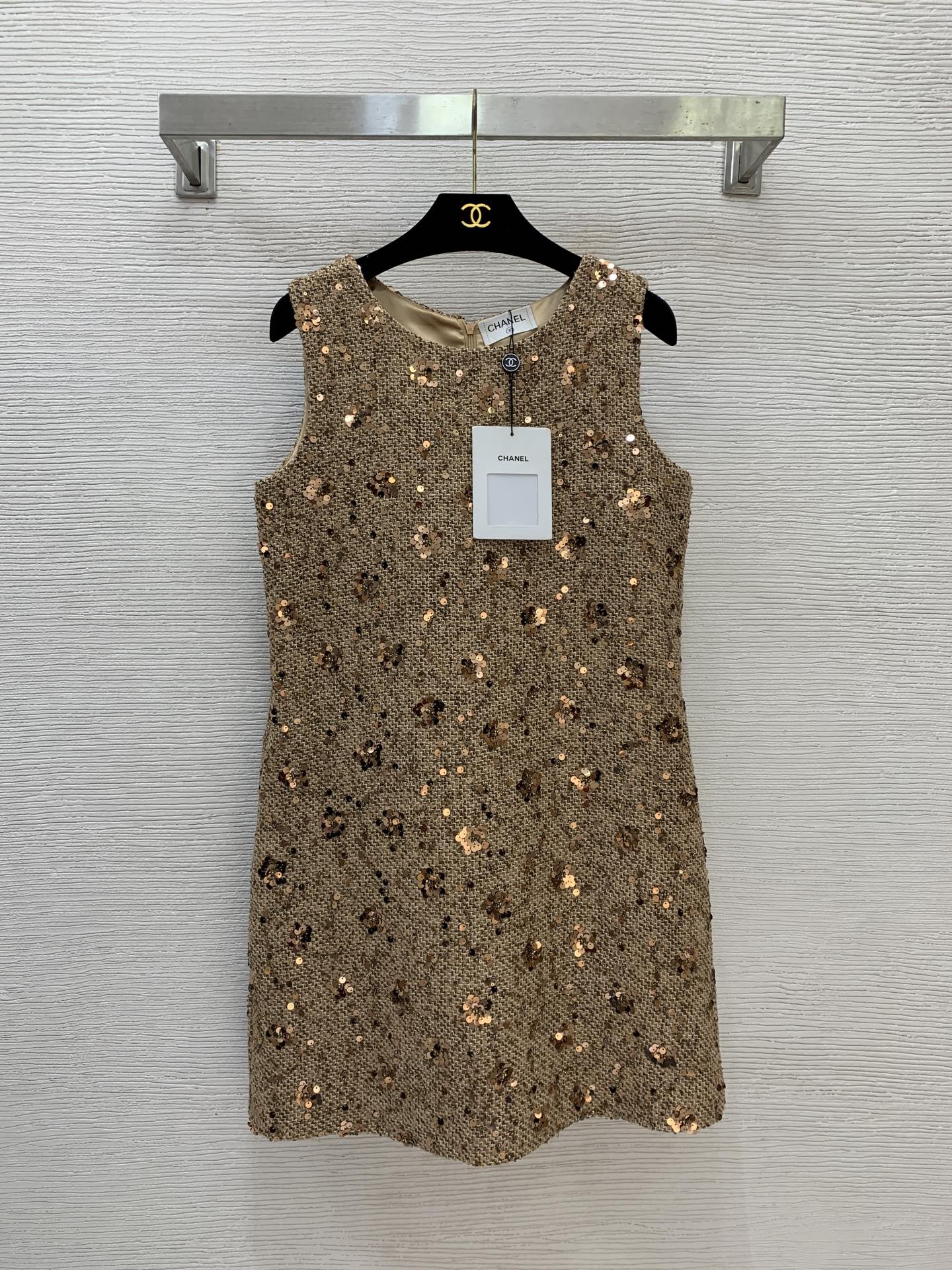 NO:591335,Style No. G25111349 Chane* new model, high-end customized heavy-duty blingbling glitter woven slub fabric, pockets on both sides, slimming and slimming sleeveless vest dress!  (M size bust 88, skirt length 86) dress, chanel, skirts, alexander wang19860909款号G25111349 Chane*新款 高端定制重工blingbling闪闪亮片编织粗纺面料、两侧插口袋修身显瘦无袖背心连衣裙！ （M码胸围88,裙长86）连衣裙,,chanel,skirts,alexander wang,Women's clothing