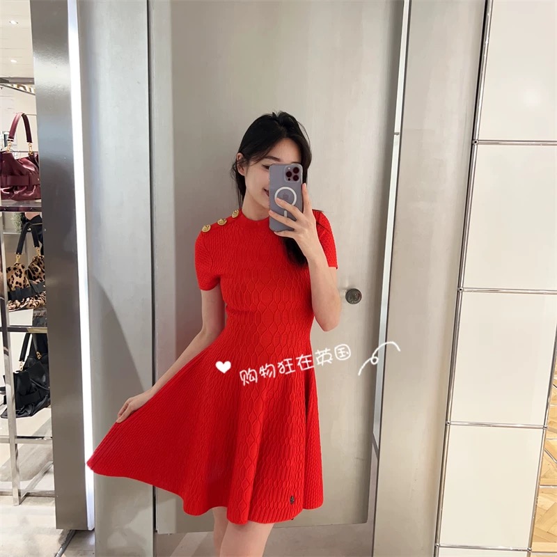 NO:591851,Model No. D25111482 BALMAI* new style, all-over textured three-dimensional pattern knitted fabric, classic lion head button epaulette decoration, slimming and wide-sleeved short-sleeved dress!  White, black, red, (M size bust 84, waist 66, sleeve length 19, skirt length 87) hair, balmain, skirts, T-shirt, alexander wang19860909款号D25111482 BALMAI*新款 通体肌理感立体纹针织面料、经典狮子头纽扣肩章装饰修身显瘦大摆短袖连衣裙！白色、黑色、红色、 （M码胸围84,腰围66,袖长19,裙长87）发,,balmain,skirts,T-shirt,alexander wang,Women's clothing