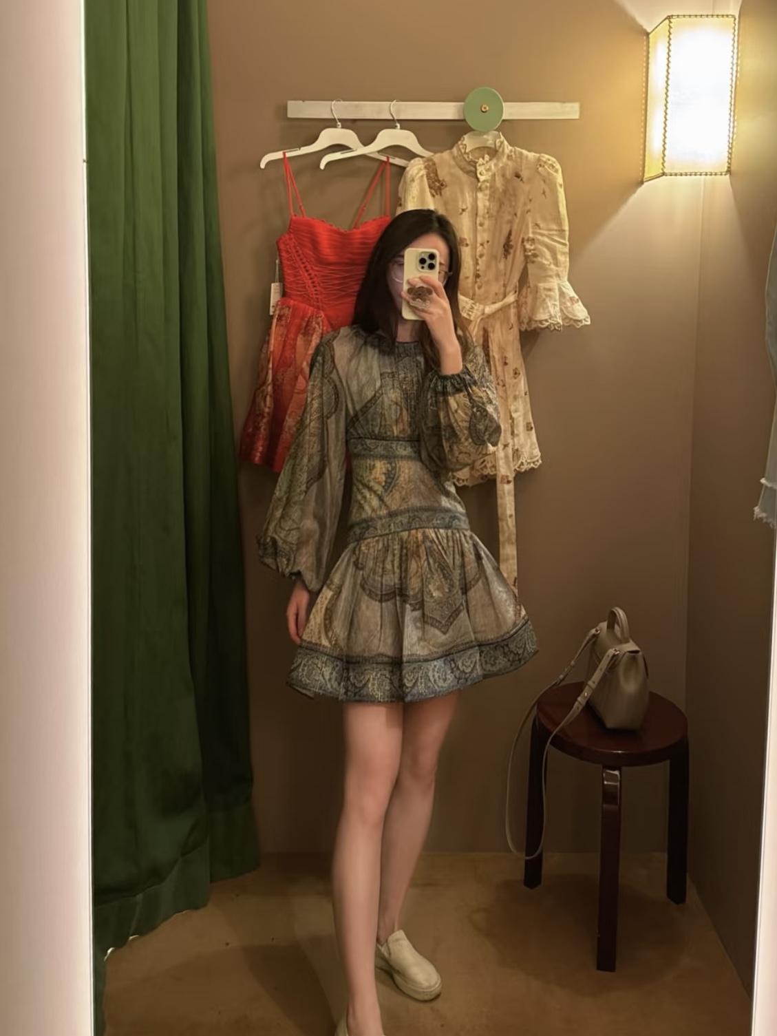 NO:607700,Style No. G25111937 ZIMMERMA*N Australian brand, high-end customized gold thread retro printed fabric, waist splicing lantern sleeves, waist slimming mid-length dress!  1.2.3.4 / SMLXL (size 2 bust 80~88, high waist 68, raglan sleeve length 69, skirt length 85) hair,,skirts,alexander wang19860909款号G25111937 ZIMMERMA*N兹默曼澳洲品牌 高端定制金丝线复古印花面料、腰间拼接灯笼袖收腰显瘦中长款连衣裙！1.2.3.4 / SMLXL（2码胸围80～88,高腰围68,连肩袖长69,裙长85）发,,skirts,alexander wang,Women's clothing