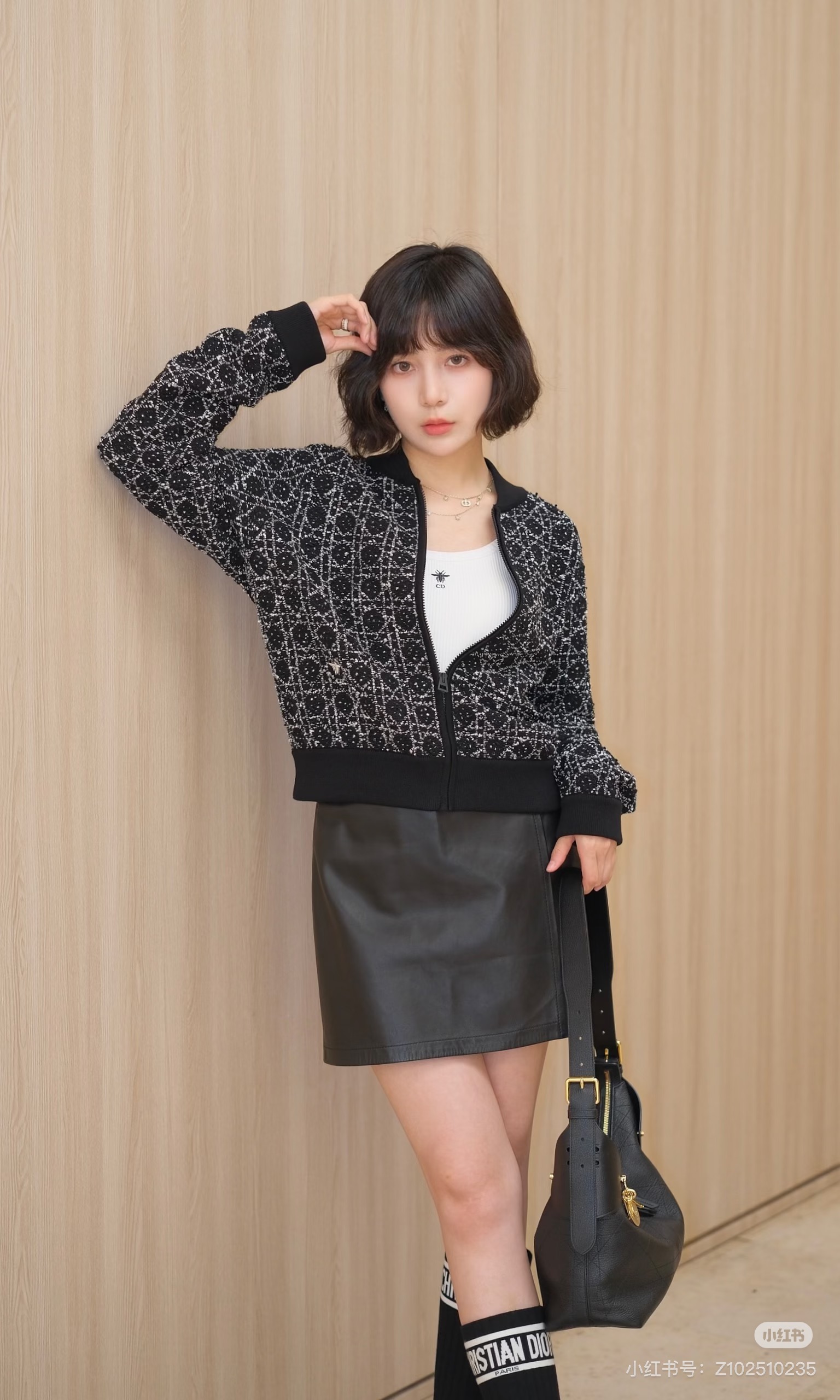 NO:608606,Style No. G2511 Dio* New high-end customized Tengg pattern knitted fabric, classic CD bee embroidered logo zipper fly short stand-up collar jacket knitted cardigan coat!  Black, 36.38.40 (size 38 shoulder width 43, bust 108, sleeve length 60, dress length 58) hair,,dior,jackets & coats,jackets & coats,alexander wang19860909款号G2511 Dio*新款 高端定制腾格纹针织面料、经典CD小蜜蜂刺绣徽标拉链门襟短款立领夹克针织开衫外套！黑色,36.38.40（38码肩宽43,胸围108,袖长60,衣长58）发,,dior,jackets & coats,jackets & coats,alexander wang,Women's clothing
