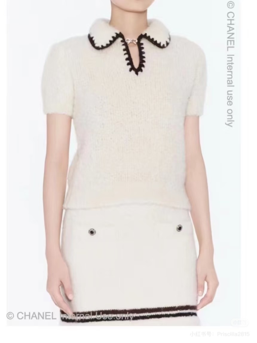 NO:610279,Model No. G25112275 CHANE*L’s new high-end customized wool blended grainy knitted fabric, bow button placket, age-reducing temperament, contrasting color hooked edge doll collar short-sleeved sweater top!  Apricot color, (M size bust 90, sleeve length 21, dress length 50) hair, chanel, T-shirt, alexander wang19860909款号G25112275 CHANE*L新款 香奶奶高端定制羊毛混纺颗粒感针织面料、蝴蝶结扣子门襟气质减龄撞色勾边娃娃领短袖针织衫上衣！杏色,（M码胸围90,袖长21,衣长50）发,,chanel,T-shirt,alexander wang,Women's clothing