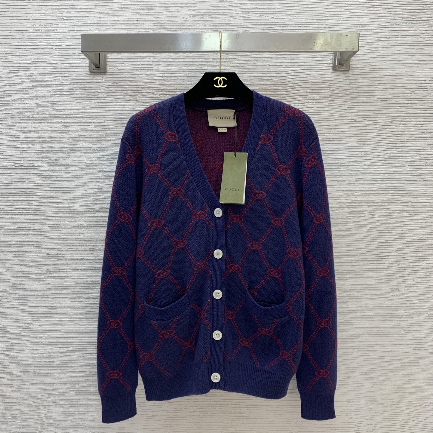 NO:622946,Model number G25112673 GUCC* new high-end customized cashmere wool blended yarn fabric, original molded custom logo buttons all-over rhombus pattern GG letter button V-neck long-sleeved knitted cardigan jacket!  (M size shoulder width 41, bust, sleeve length 60, clothing length 63) hair,,gucci,jackets & coats,alexander wang19860909款号G25112673 GUCC*新款 高端定制山羊绒羊毛混纺纱线面料、原版开模定制logo纽扣通体菱格纹GG字母系扣V领长袖针织开衫外套！ （M码肩宽41,胸围,袖长60,衣长63）发,,gucci,jackets & coats,alexander wang,Women's clothing