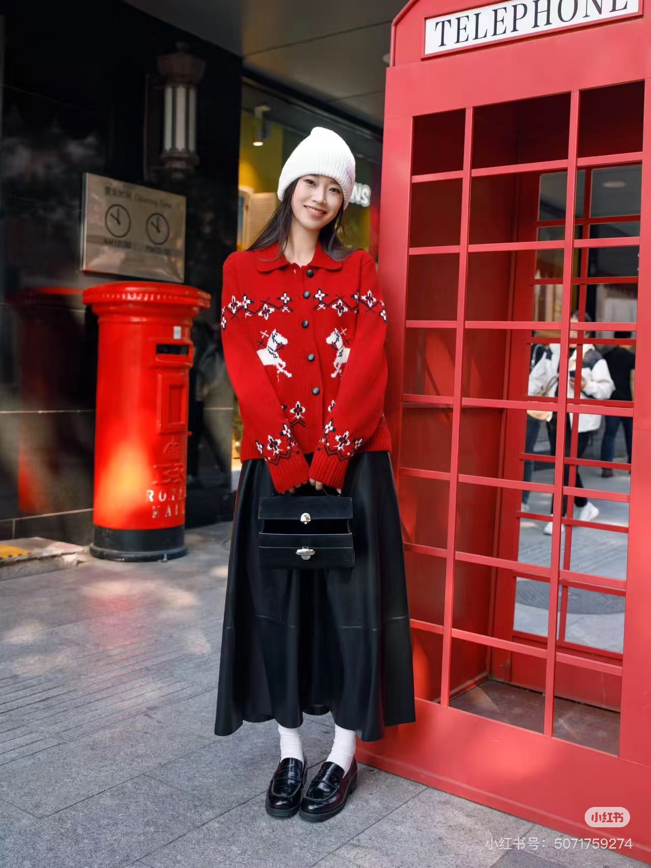 NO:622952,Model No. G25112673 ERD*S Er's new model for the 26th zodiac horse New Year recommends high-end customized wool yarn fabrics, Fair Isle galloping horse patterns, fashionable and western-style buttoned lapels, long-sleeved knitted cardigan sweater tops!  Red, (shoulder width M size 36, bust, sleeve length 60, dress length 58),,sweaters,alexander wang19860909款号G25112673 ERD*S鄂尔家新款 26年生肖马新年推荐入高端定制羊毛纱线面料、费尔岛奔马图案时尚洋气系扣翻领长袖针织开衫毛衣上衣！红色,（M码肩宽36,胸围,袖长60,衣长58）,,sweaters,alexander wang,Women's clothing