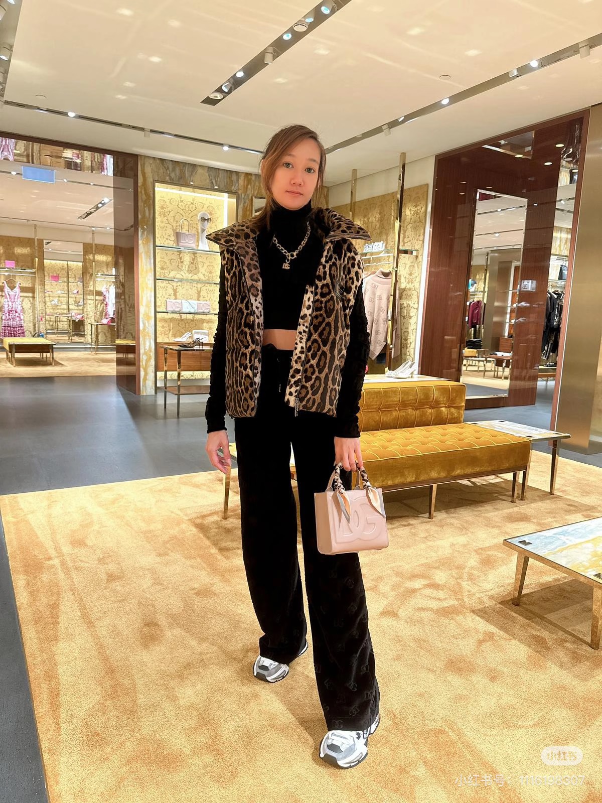 NO:624642,Model No. G25112854 Dolce & Gabbana DG* new leather metal logo logo decoration stand-up collar leopard print vest zipper fly sleeveless cotton thick coat!  (M size shoulder width 40, bust 106, length 58) Hair,,Dolce&Gabbana,jackets & coats,alexander wang19860909款号G25112854 杜嘉班纳DG*新款 皮革金属徽标logo装饰立领豹纹马甲拉链门襟无袖棉服厚外套！ （M码肩宽40,胸围106,衣长58）发,,Dolce&Gabbana,jackets & coats,alexander wang,Women's clothing