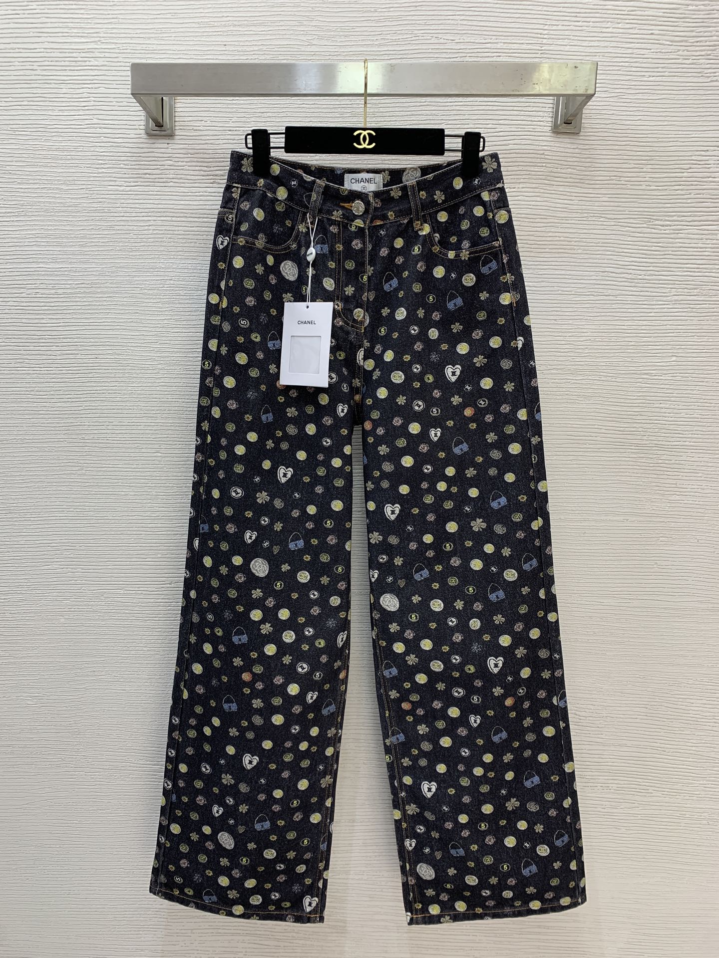NO:755187,Model No. G25120273 CHANE*L new model, high-end customized color pattern sachet bag, double C flower print, mid-high waist straight jeans and trousers!  36.38.40 (size 38 waist 70 non-elastic, pants length 106), Chanel-clothing,chanel,chanel,jeans,19860909款号G25120273 CHANE*L新款 高端定制彩色图案小香包包双C花朵印花 中高腰直筒牛仔裤长裤！36.38.40（38码腰围70无弹力,裤长106）,香奈儿-服装,chanel,chanel,jeans,,Women's clothing