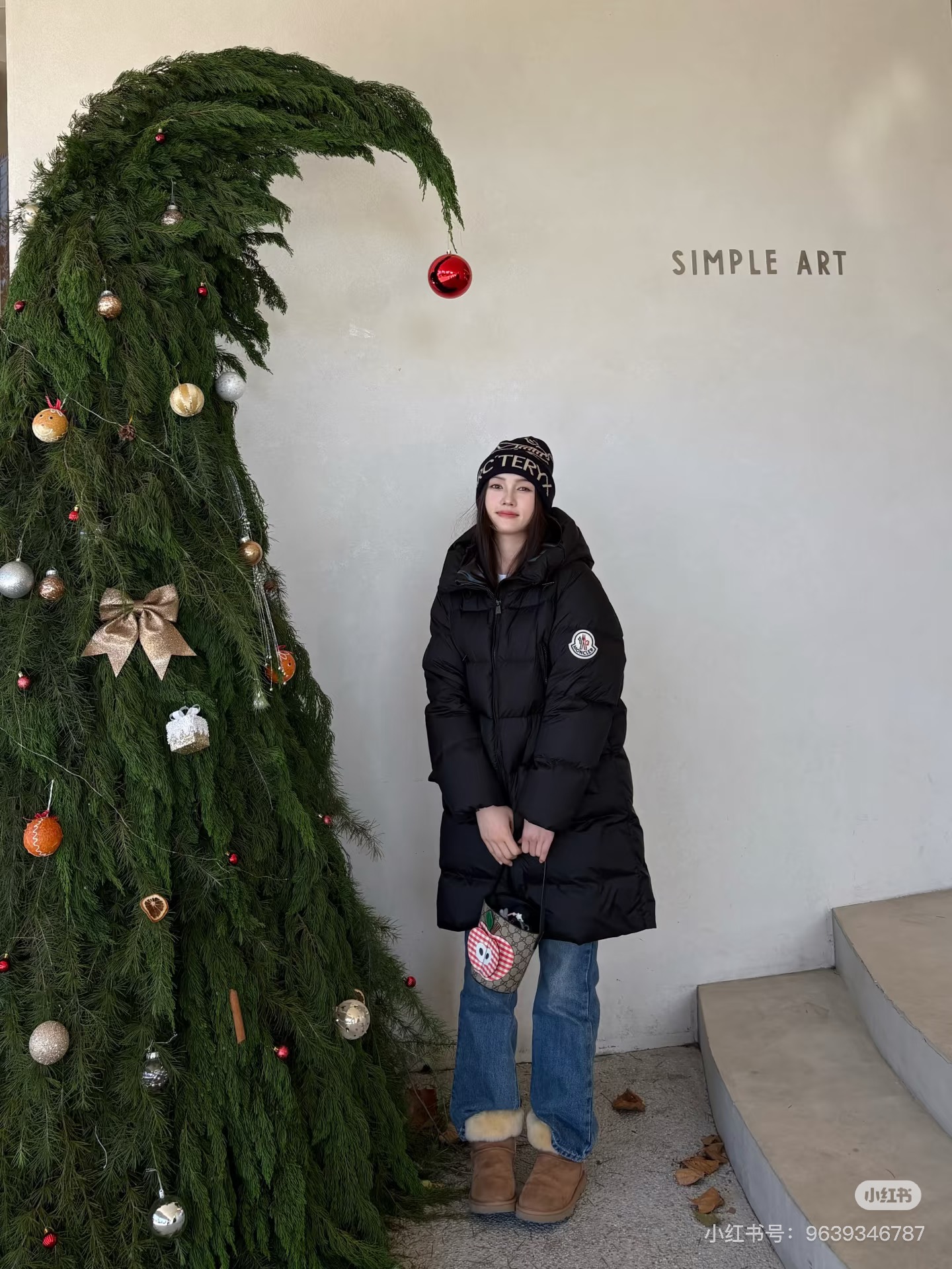 NO:628800,Style No. G25120142 Couples of the same style dress up and wear the same style from the official Moncle* official website. The top version of the high-end customized version uses the original letter-engraved logo hardware accessories, the interior is filled with national standard 90 white goose down to thicken and keep warm, the conspicuous bag has a large logo armband decoration, the flap is large and the pockets are loose and versatile. The mid-length hooded down jacket comes with a free dust bag!  The inner three standards are complete and high quality. Black, size 1.2.3.4 (shoulder width 45, bust 120, sleeve length 61, dress length 89 in size 3). Hair, Moncler, jackets & coats, down jacket, hats, alexander wang19860909款号G25120142 男女同款情侣换装穿Moncle*蒙口官网同款 顶级版本高端定制采用原版字母刻logo五金配件、内里国标90白鹅绒填充加厚保暖、显眼包大标志袖章装饰翻盖大兜口袋宽松百搭中长款连帽羽绒服外套赠送防尘袋！内里三标齐全高质量 黑色、码数1.2.3.4（3码肩宽45,胸围120,袖长61,衣长89）发,,Moncler,jackets & coats,down jacket,hats,alexander wang,Women's clothing