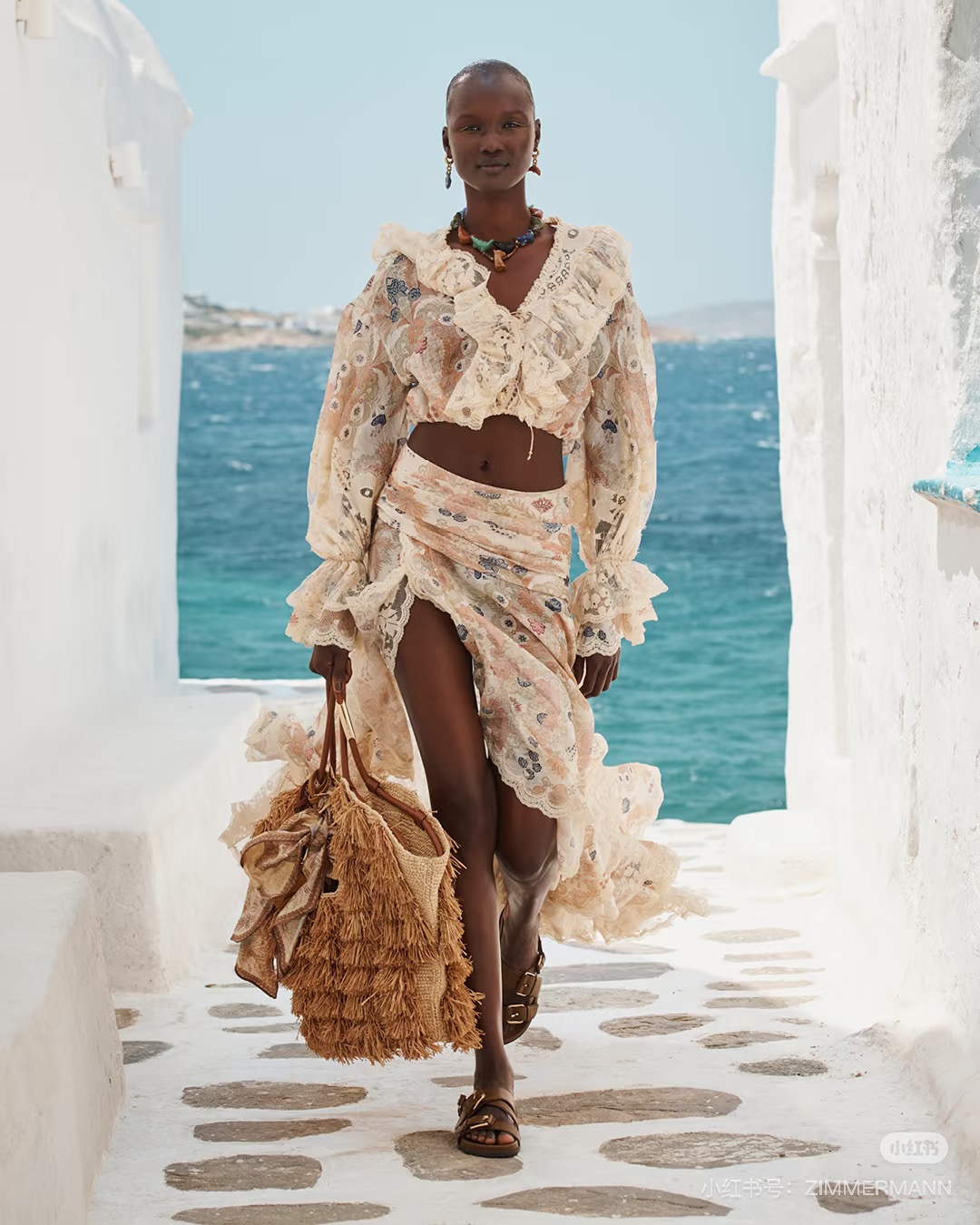 NO:627607,Style No. G25120198 ZIMMERMA*N ZIMMERMA*N Australian brand fashion week catwalk style, lace stitching and stylish two-piece suit!  Ruffled splicing short long-sleeved V-neck lace-up long-sleeved top with irregular high slit design and large skirt long skirt!  1.2.3.4/SMLXL (size 2, shoulder width 53, chest 110, sleeve length 72, dress length 45; waist 72, mid-back length 95) hair,,skirts,alexander wang19860909款号G25120198 ZIMMERMA*N 兹默曼澳洲品牌时装周走秀款、蕾丝拼接气质时尚两件套装！荷叶边拼接短款长袖V领系带门襟长袖上衣不规则高开叉设计大裙摆长款半身裙！1.2.3.4/SMLXL（2码肩宽53,胸围110,袖长72,衣长45；腰围72,后中长95）发,,skirts,alexander wang,Women's clothing