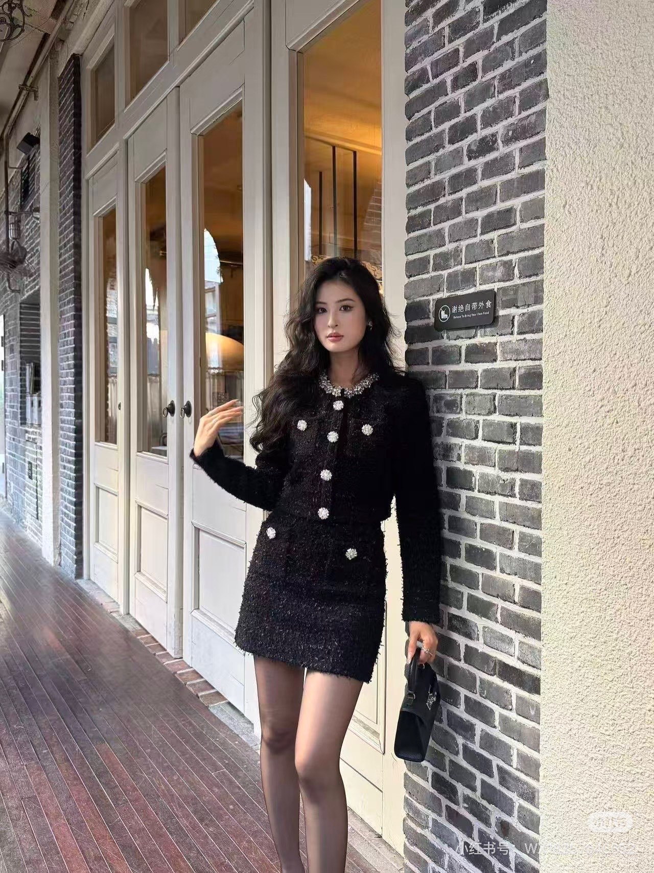 NO:627619,Style No. D25120176 Self-portrai* new style elegant lady-style knitted suit!  SP Home Heavy Industry Diamond Collar Decorated with Double Pockets Short Knitted Top High Waist Cover Hips Slim Knitted Skirt Skirt!  White, black, (M size shoulder width 36, bust 92, sleeve length 57, dress length 44; waist 60 elastic, skirt length 46) hair,,skirts,alexander wang19860909款号D25120176 Self-portrai*新款气质名媛小香风针织套装！SP家重工镶钻领子装饰双口袋短款针织上衣高腰包臀显瘦针织短裙半身裙！白色、黑色、（M码肩宽36,胸围92,袖长57,衣长44；腰围60可弹力,裙长46）发,,skirts,alexander wang,Women's clothing