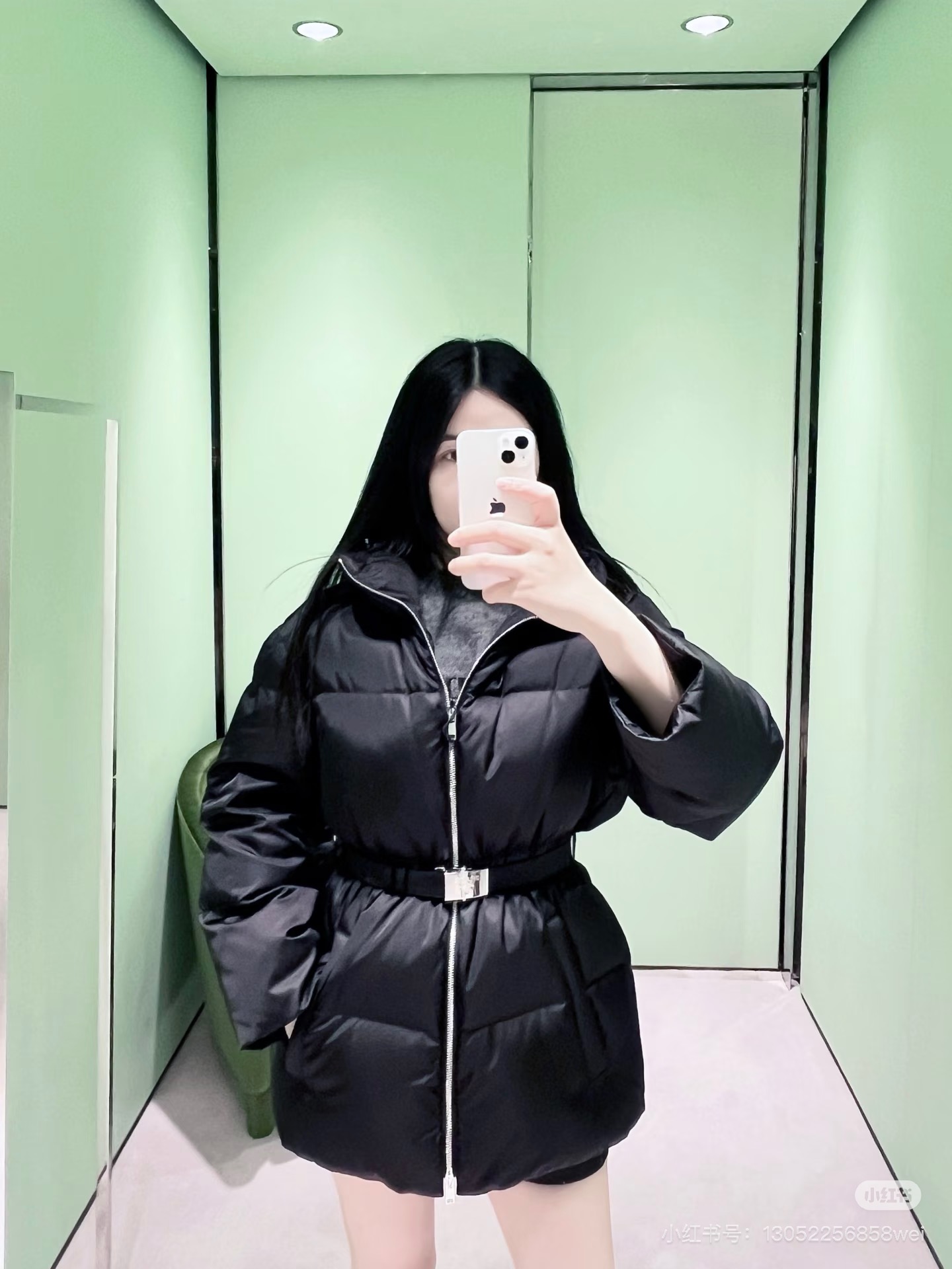 NO:628710,Style No. G2517 Prad* New P family customized letter logo hardware accessories, 90% down filling inside, thickened and warm elastic ant waist super slim hooded down jacket with belt!  Black, (size M shoulder width 53, bust 106, waist 78 with elastic, sleeve length 52, dress length 70) hair, prada, jackets & coats, down jacket, hats, alexander wang19860909款号G2517 Prad*新款 P家定制字母logo五金配件、内里90羽绒填充加厚保暖松紧蚂蚁腰超显瘦连帽羽绒服外套配有腰带！黑色,（M码肩宽53,胸围106,腰围78有松紧,袖长52,衣长70）发,,prada,jackets & coats,down jacket,hats,alexander wang,Women's clothing