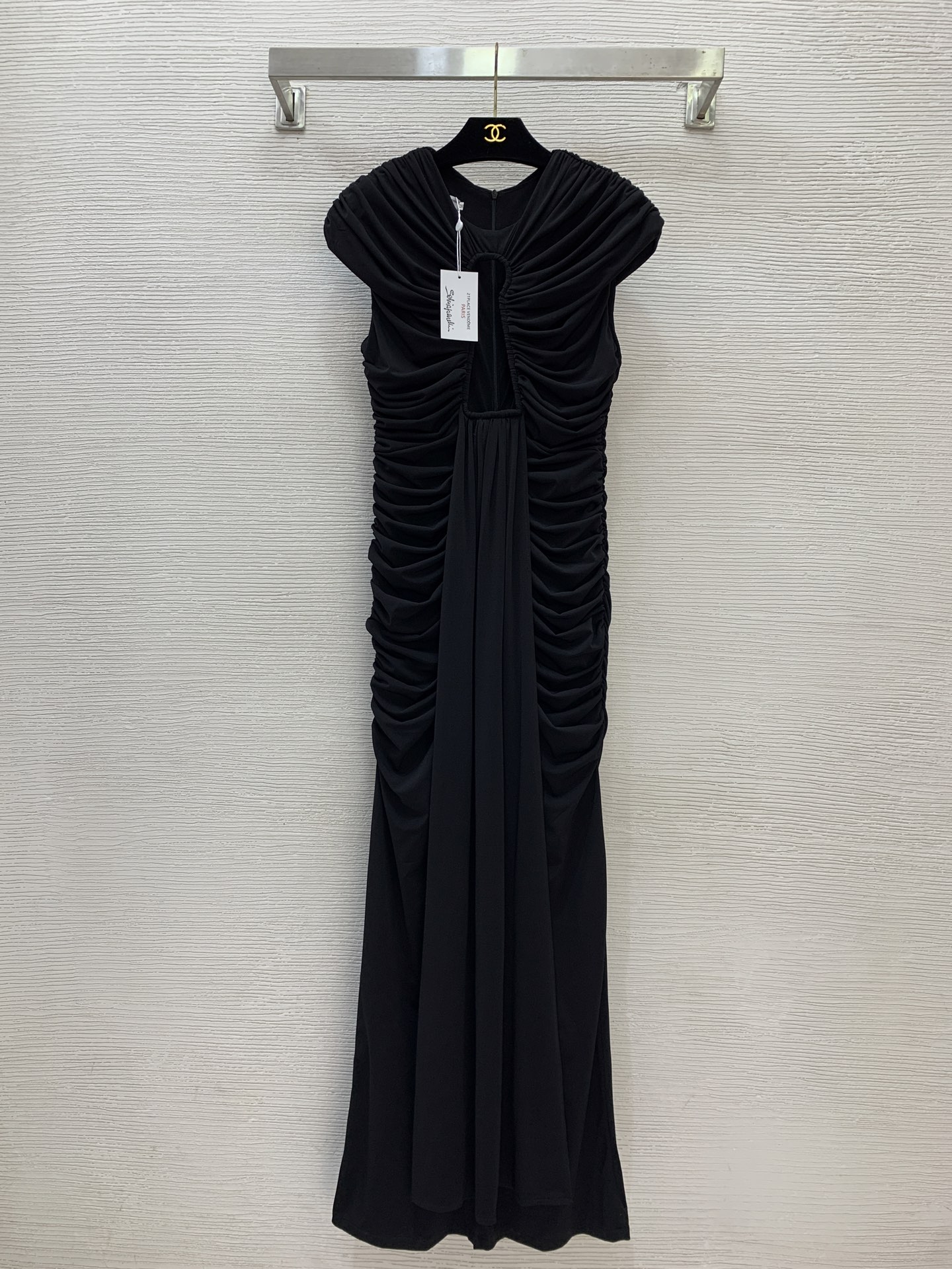NO:710036,Model No. D26011476 Schiapare*li Schiapareli's new custom-made elastic cotton drape fabric, fishbone pleat design and back slit slimming and long hip-covering dress!  Black, brown, (M size bust 88, skirt length 138) hair, skirts,19860909款号D26011476 Schiapare*li夏帕瑞利新款定制弹力棉垂坠感面料、鱼骨捏褶设计后开叉修身显瘦长款包臀连衣裙！黑色、咖色、 （M码胸围88,裙长138）发,,skirts,,Women's clothing