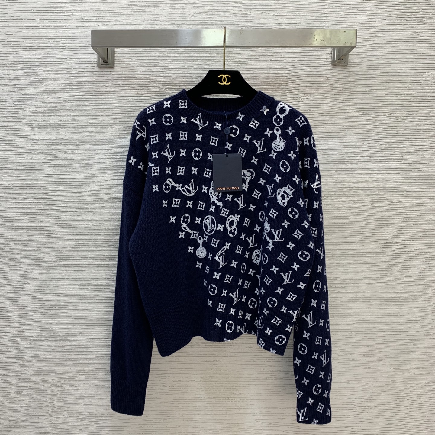 款号G LOUIS*驴家LV新款 高端定制羊毛混纺纱线面料、字母logo老花印花个性时髦圆领长袖套头针织