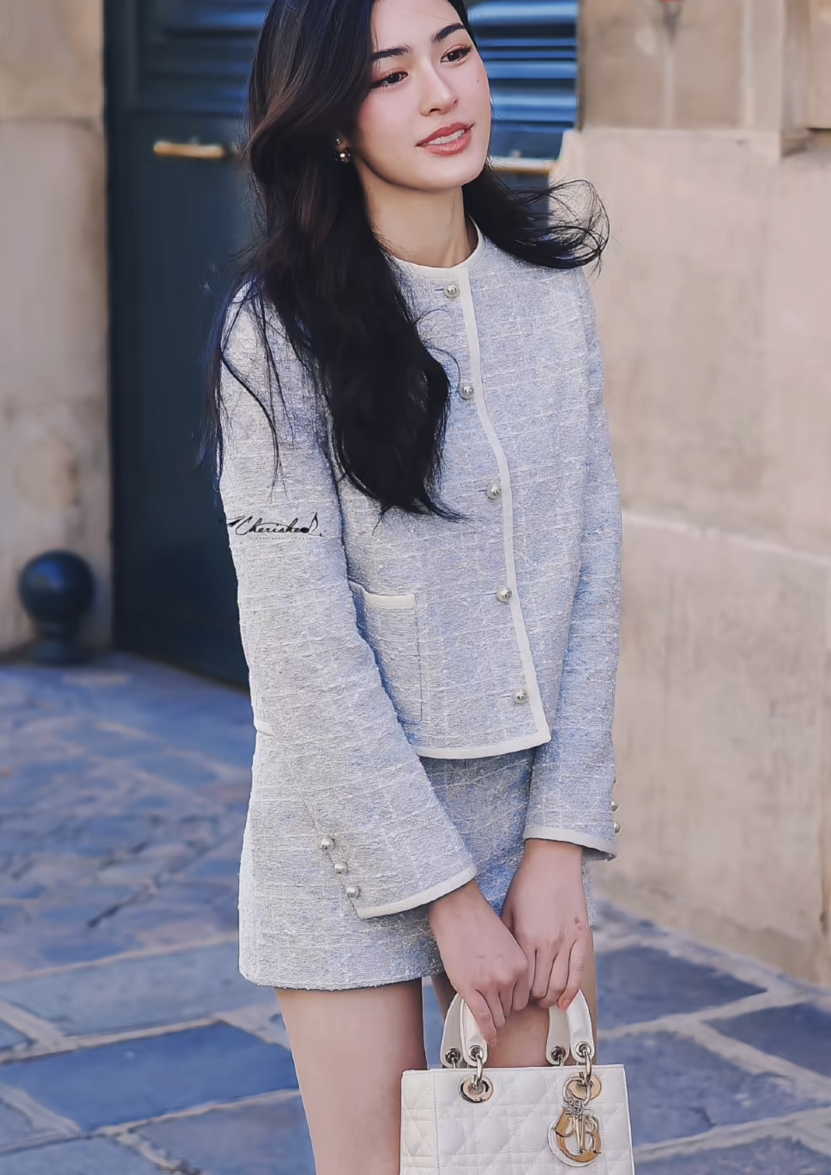 NO:638972,Style No. G25121049 Dio*’s new high-end customized tengg pattern slub fabric webbing hemming with fashionable temperament two-piece suit!  Classic pearl CD button button placket round neck long sleeve short coat top high waist A-line skirt!  Light blue, khaki, (S size shoulder width 37 with shoulder pads, bust 96, sleeve length 59, dress length 52; waist 68, hip 92, skirt length 43), women's clothing, dior, skirts, jackets & coats, alexander wang19860909款号G25121049 Dio*新款高端定制腾格纹粗纺面料织带包边时尚气质两件套装！经典珍珠CD纽扣系扣门襟圆领长袖短款外套上衣高腰A字短裙半身裙！浅蓝色、卡其色、 （S码肩宽37有垫肩,胸围96,袖长59,衣长52；腰围68,臀围92,裙长43）,女装,dior,skirts,jackets & coats,alexander wang,Women's clothing