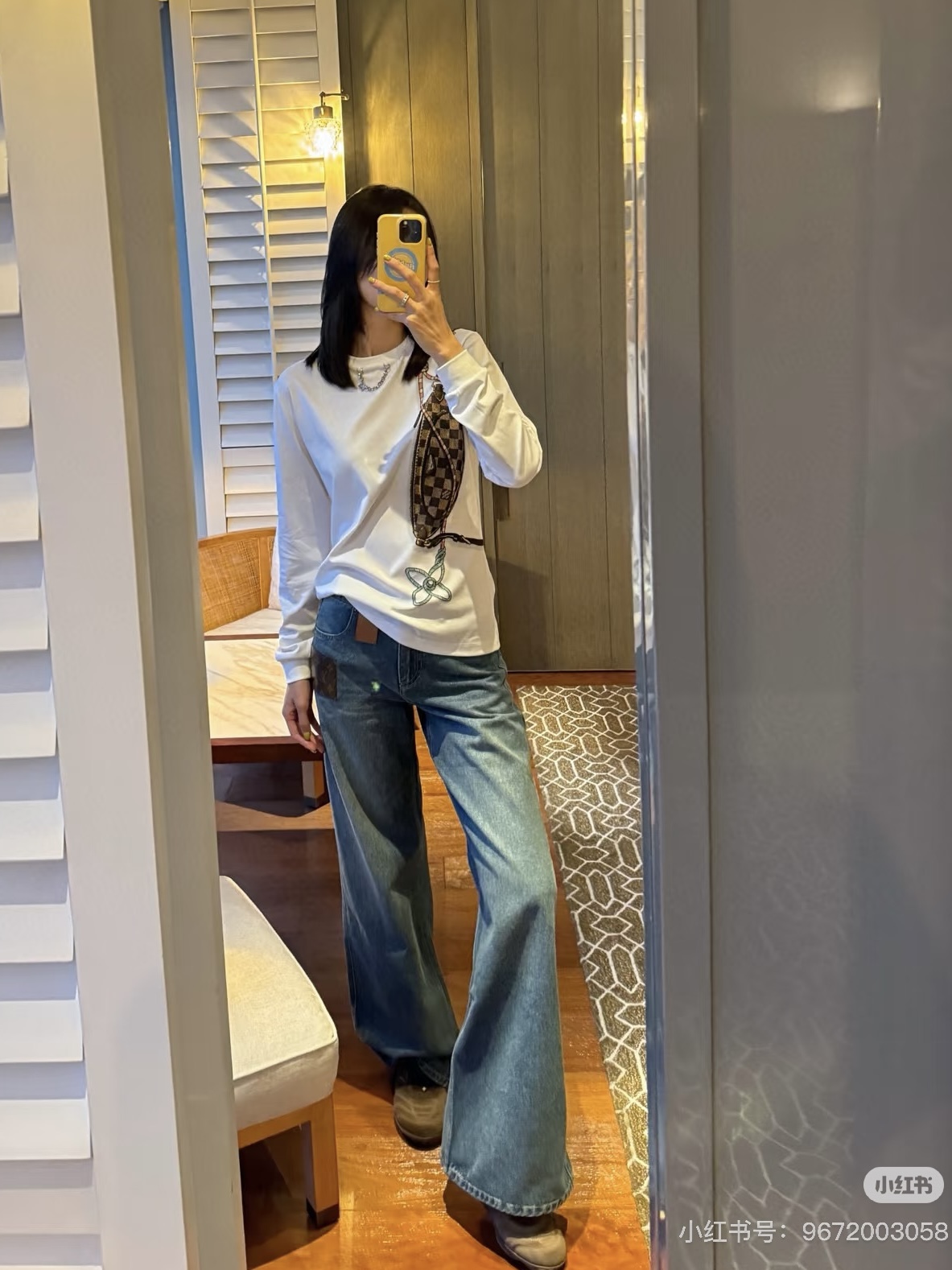 NO:657249,Style number D25121156 LOUIS*Lvjia LV’s 2026 early spring new model is available!  Lock bag pattern printed silver chain decoration casual loose long-sleeved T-shirt top!  White, (M size shoulder width 40, chest 94, sleeve length 61, clothing length 69) hair, louis vuitton, louis vuitton, louis vuitton, louis vuitton, tees, t-shirt, alexander wang19860909款号D25121156 LOUIS*驴家LV26年早春新款上新！锁扣包包图案印花银色链条装饰休闲宽松长袖t恤上衣！白色,（M码肩宽40,胸围94,袖长61,衣长69）发,,louis vuitton,louis vuitton,louis vuitton,louis vuitton,tees，t-shirt,alexander wang,Women's clothing